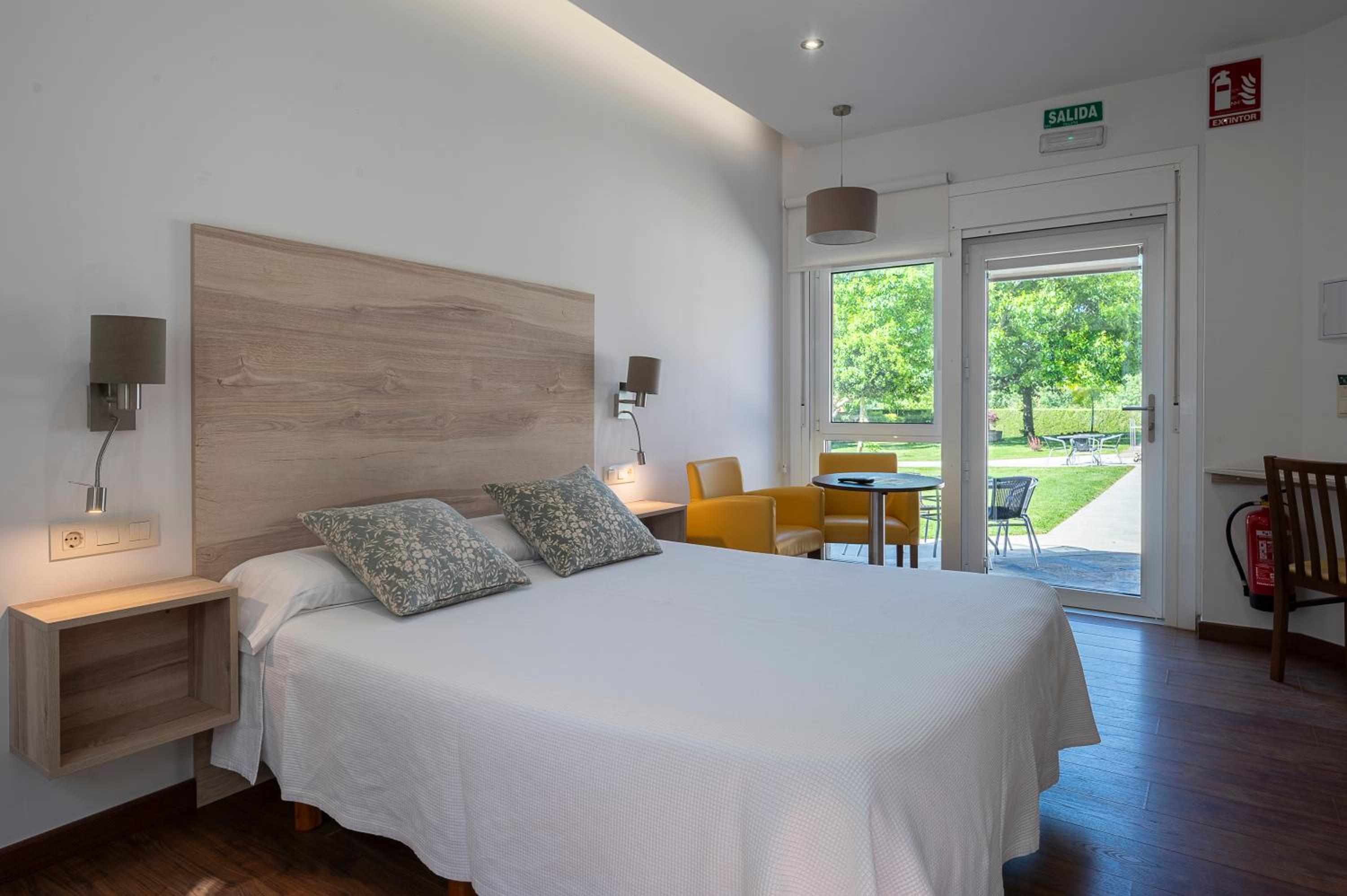 Habitación Doble con Baño Privado