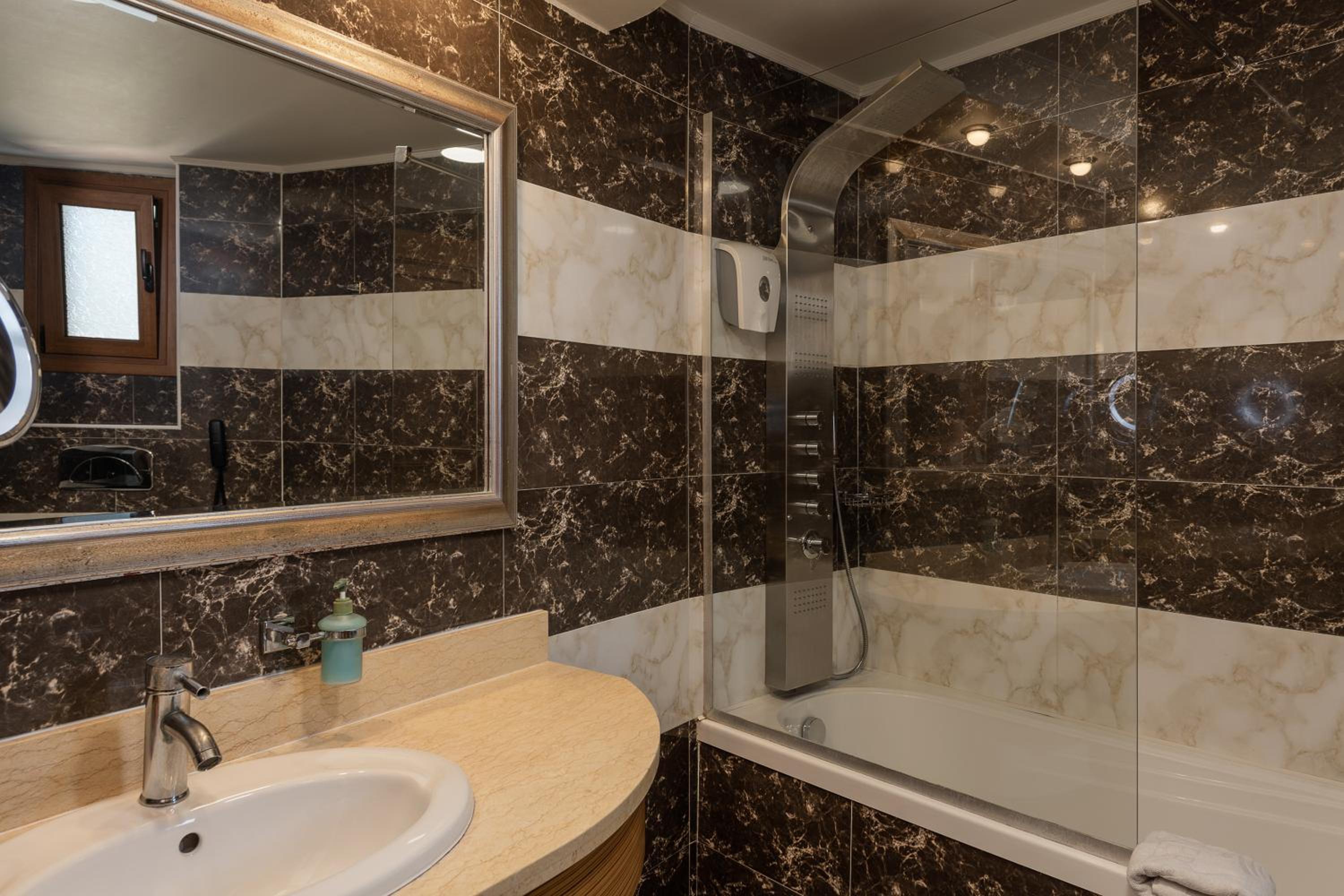 Executive Suite with Private Pool photo 2