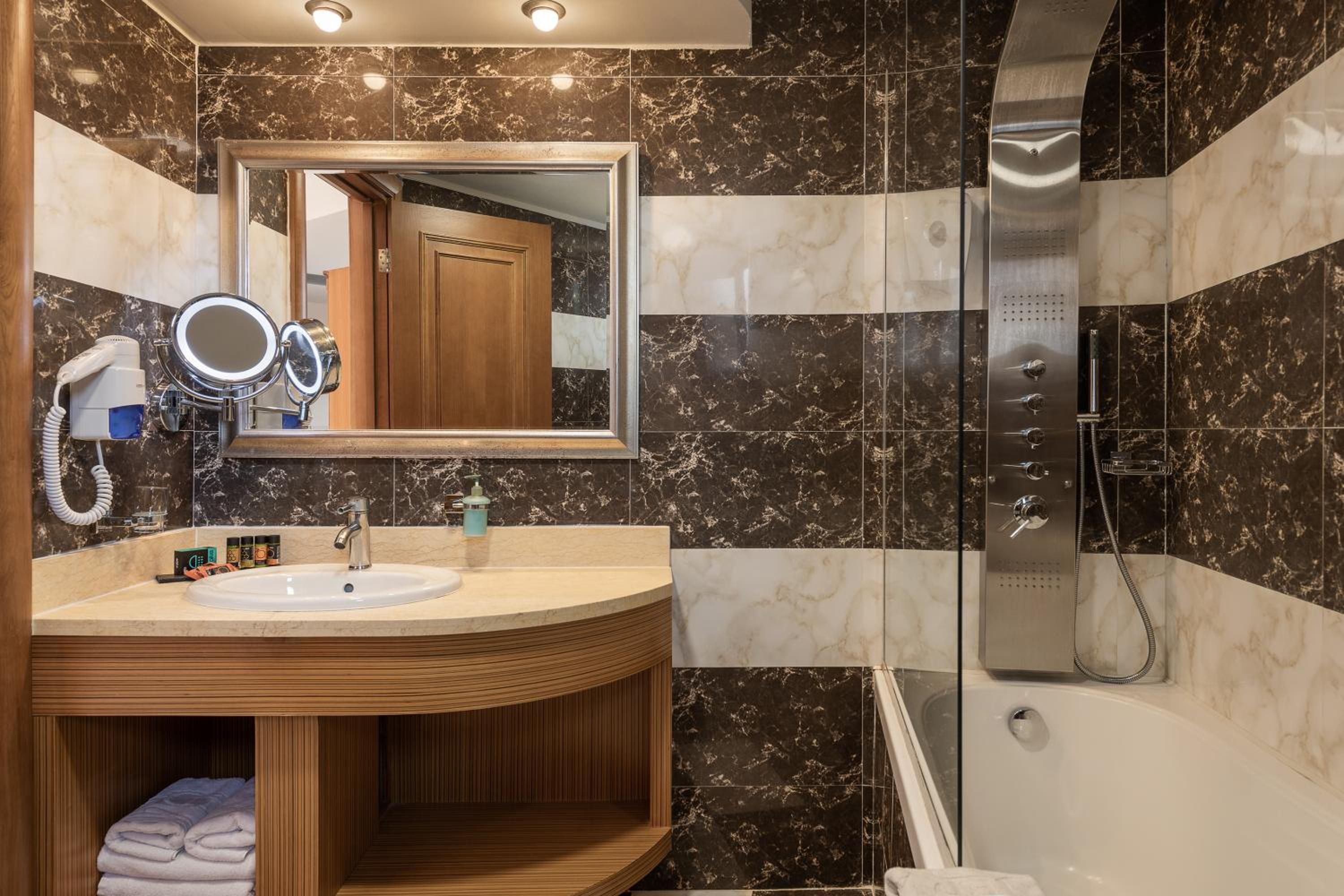 Executive Suite with Private Pool photo 3