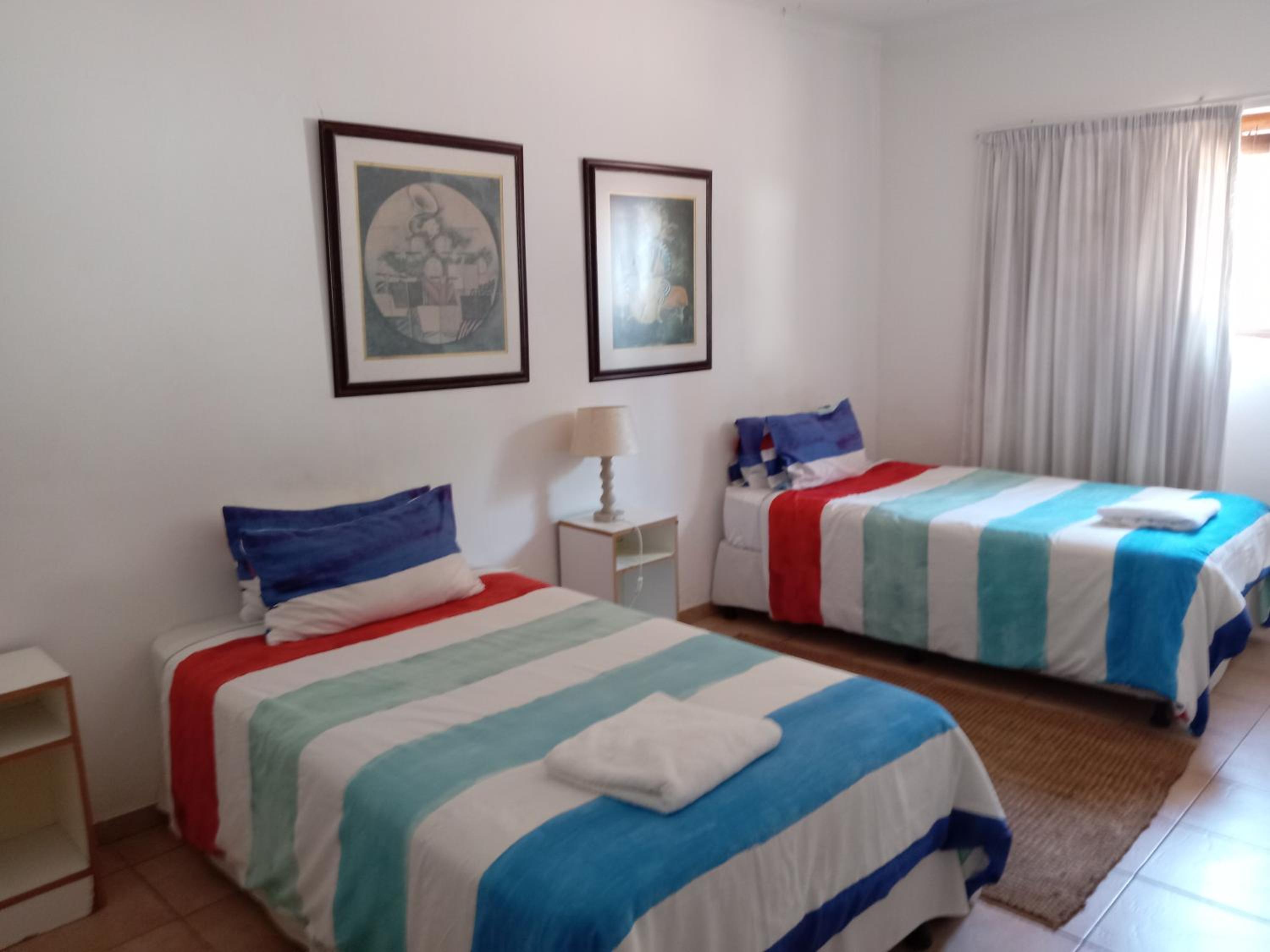 Seven-Bedroom House photo 1