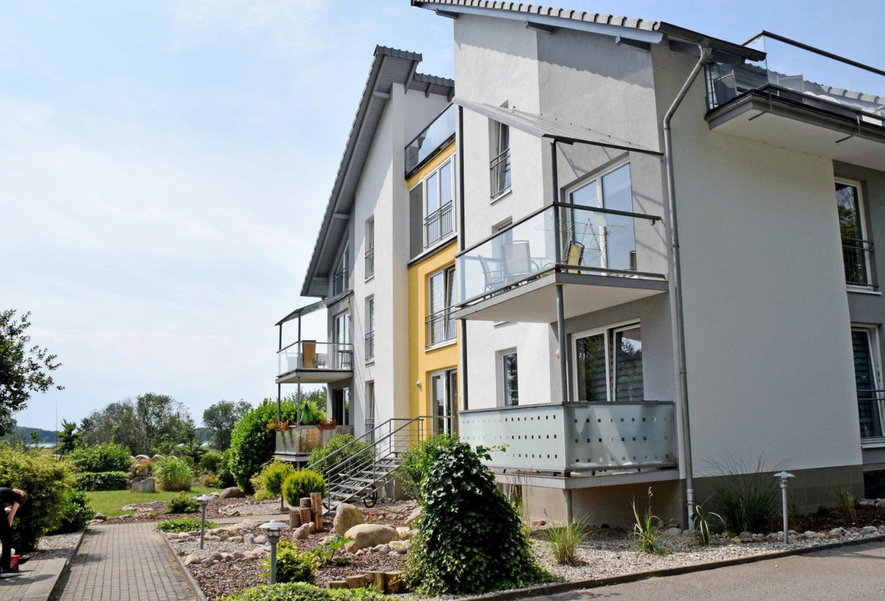 One-Bedroom Apartment with Balcony photo 3