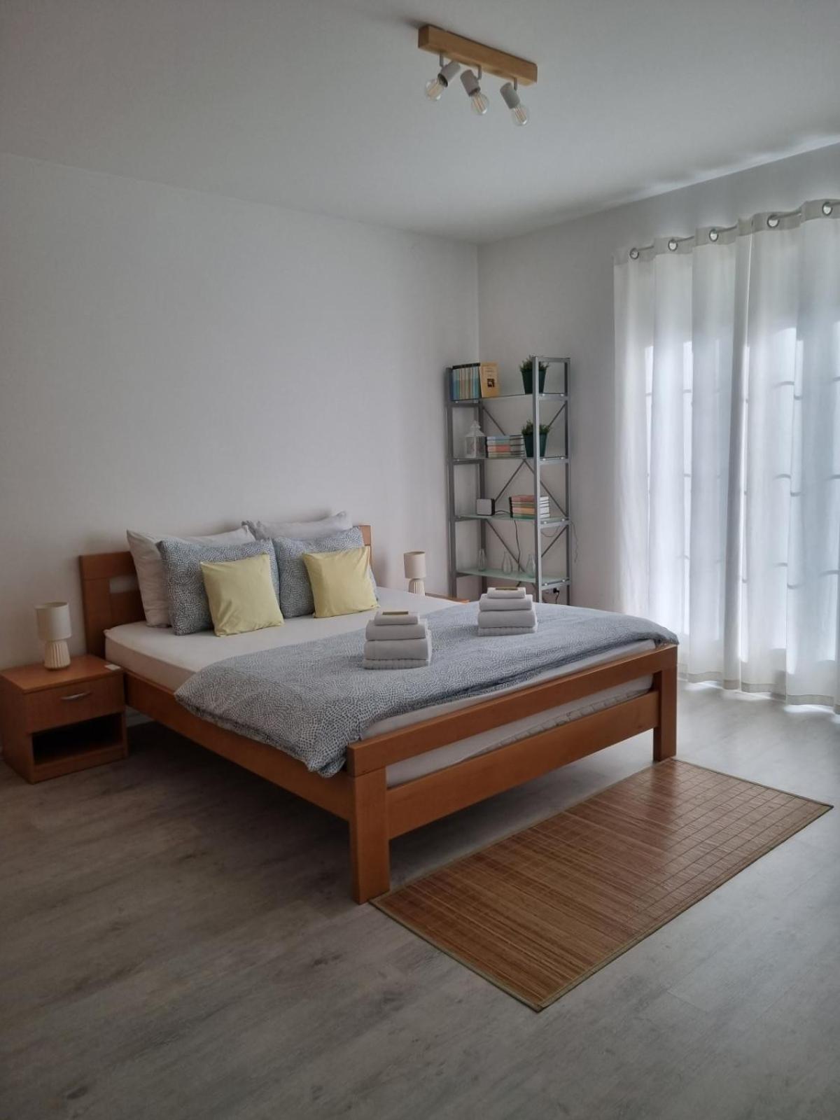 One-Bedroom Apartment photo 2