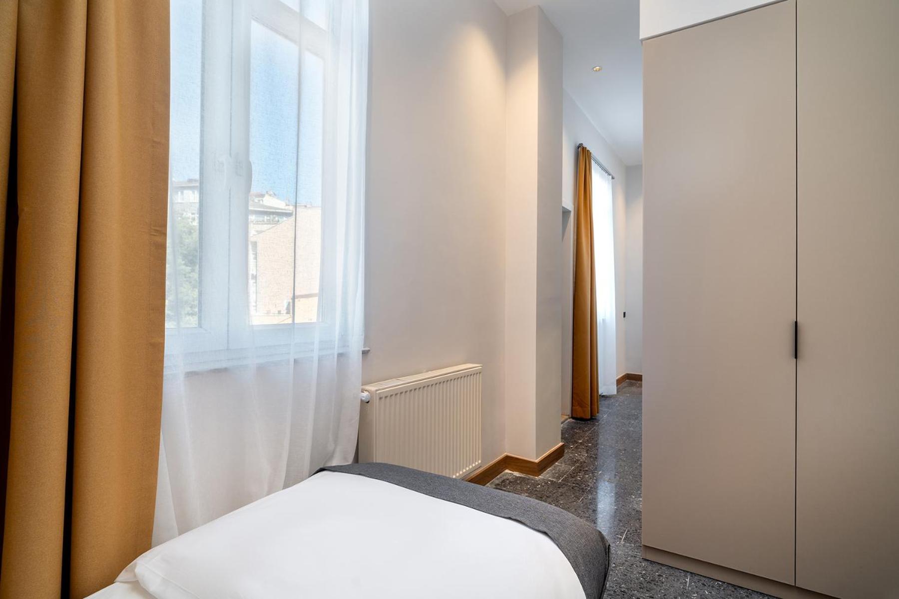 One-Bedroom Apartment with Terrace photo 2