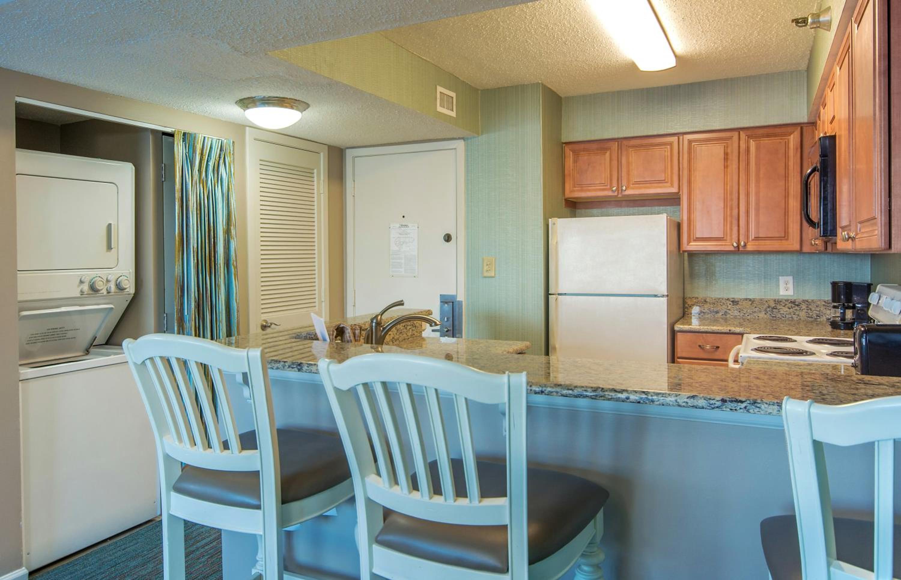 Oceanfront Deluxe One Bedroom King Condo - Photo 6