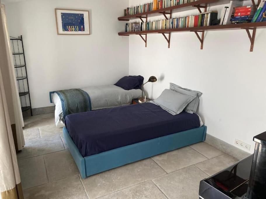 Villa photo 1
