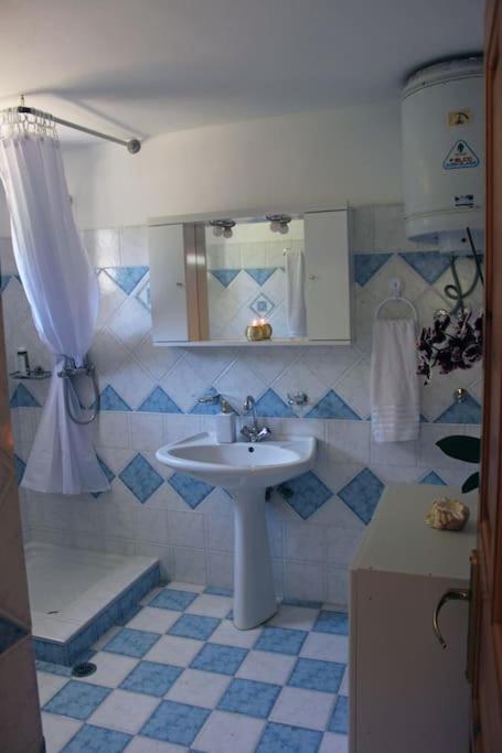 One-Bedroom House photo 3