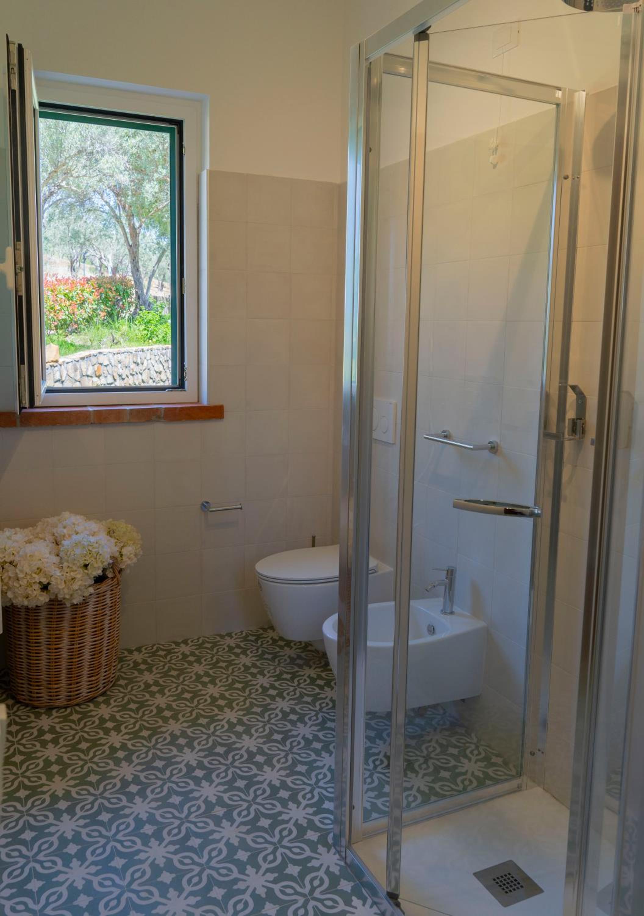 Double Room With Pool View photo 2