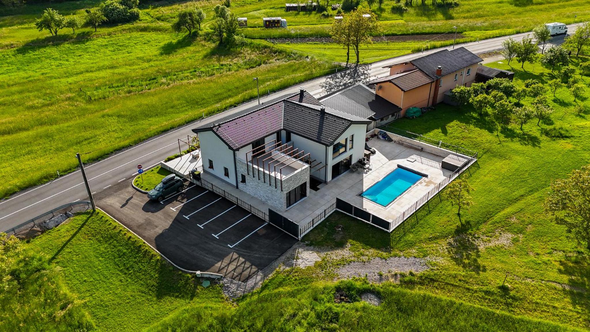 Villa photo 2