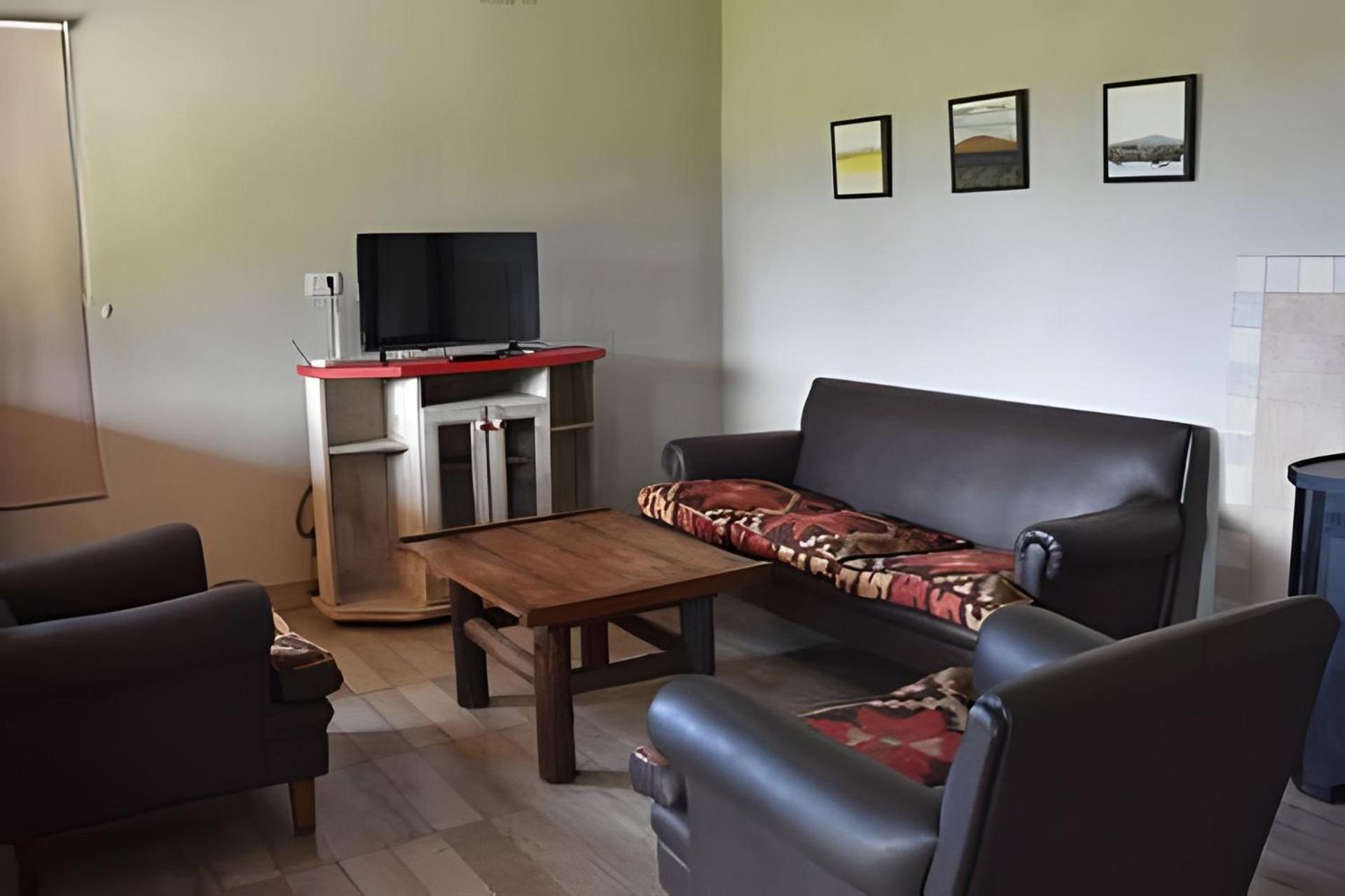 Two-Bedroom House photo 3