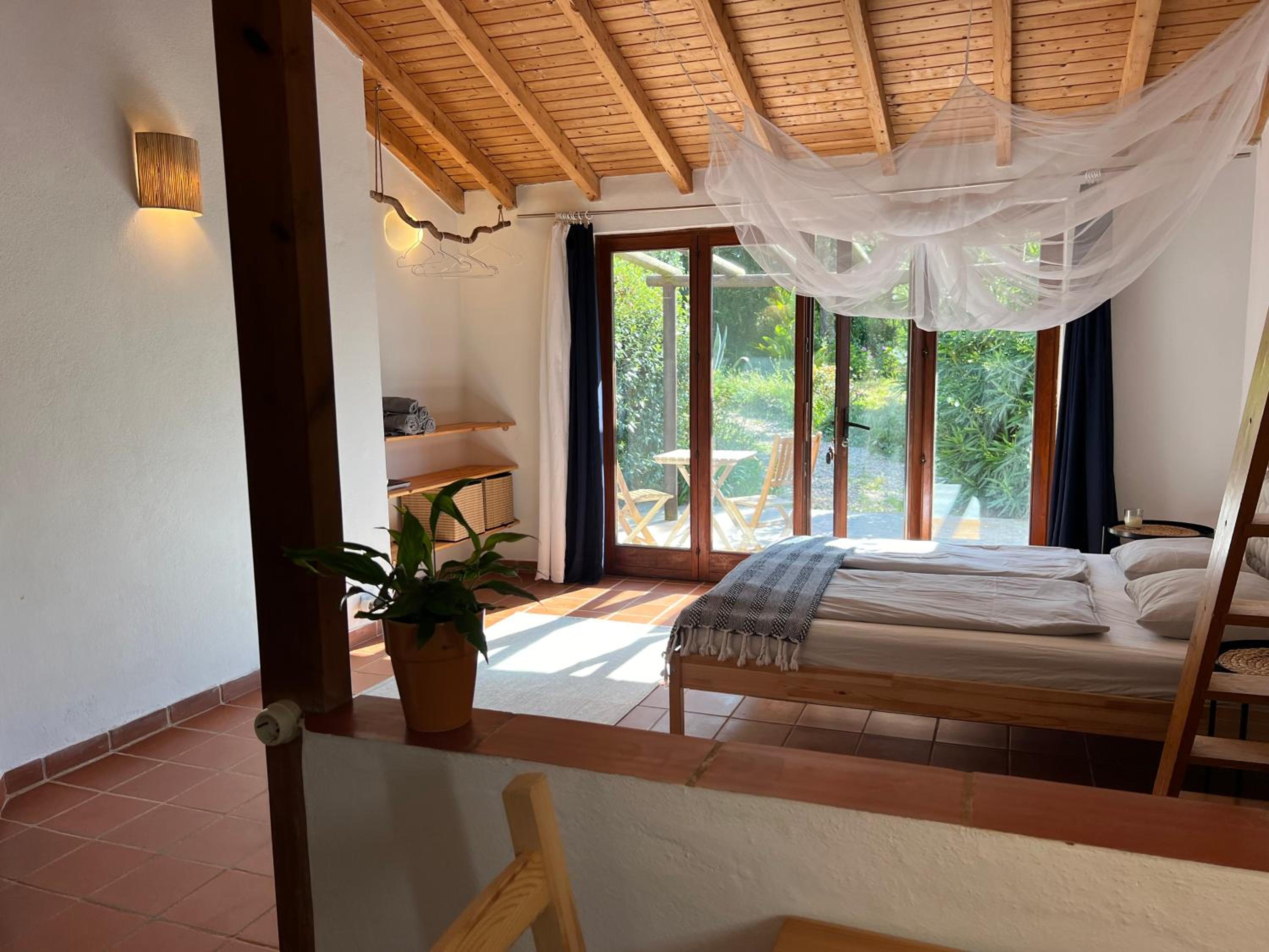 One-Bedroom Apartment with Garden View photo 1