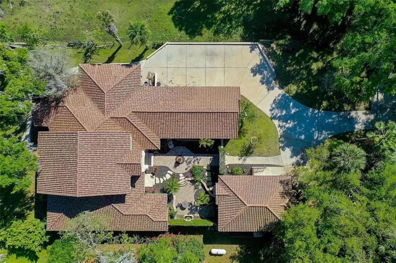 Villa photo 3