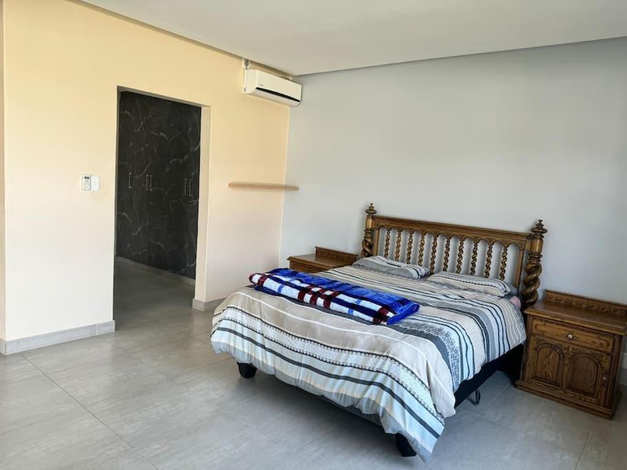Three-Bedroom Villa photo 1