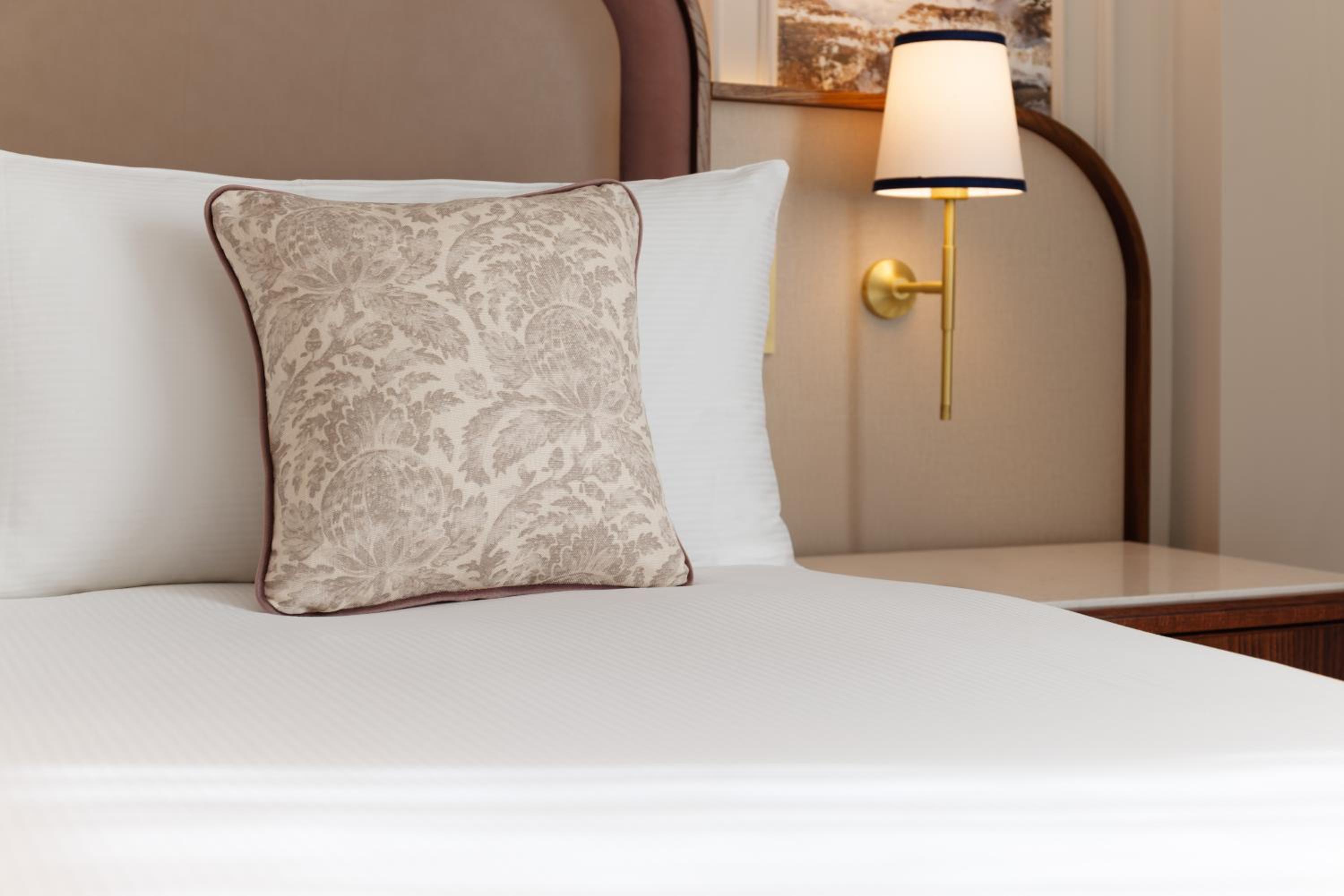 Superior King Room - Photo 2