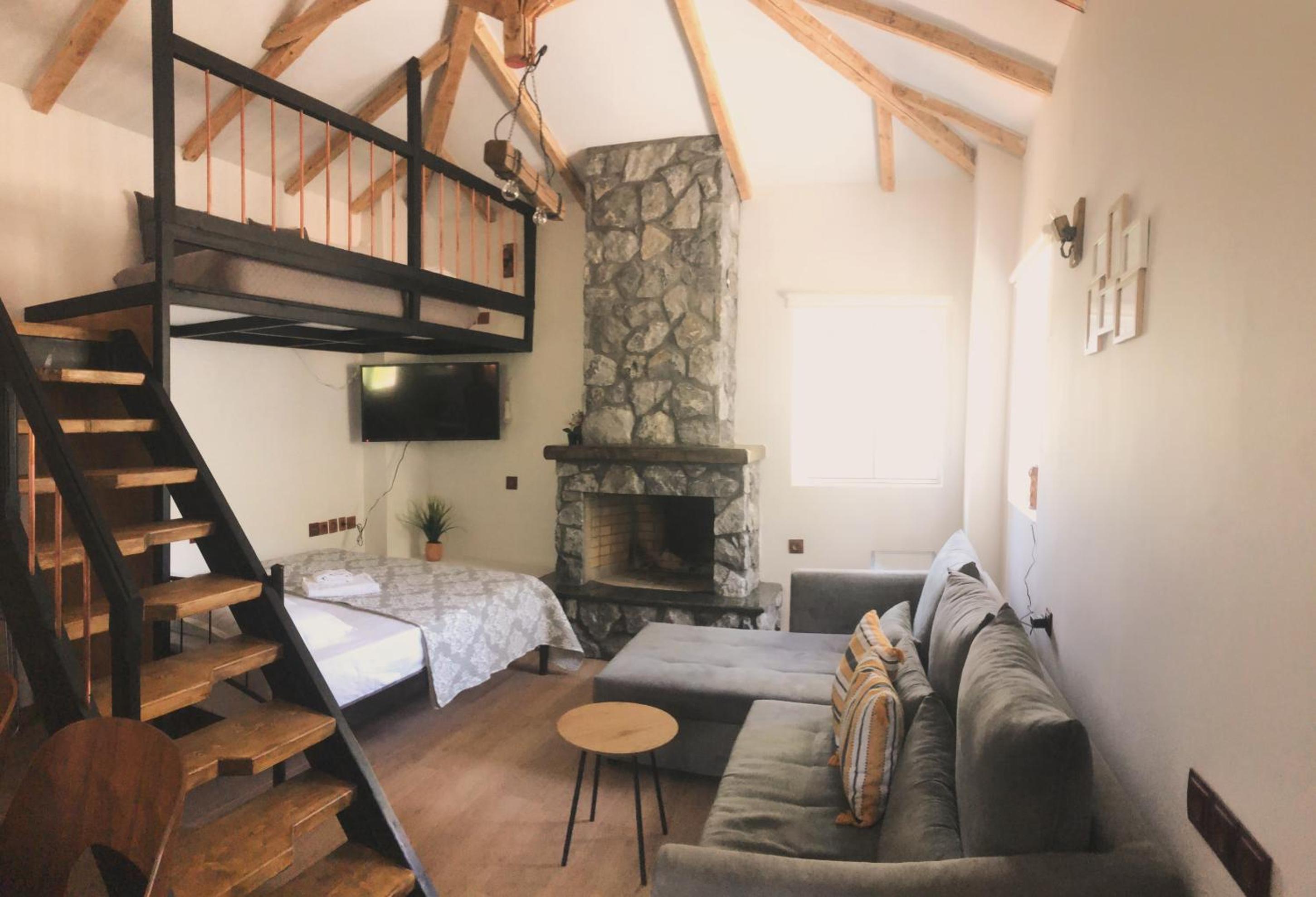 One-Bedroom House photo 1