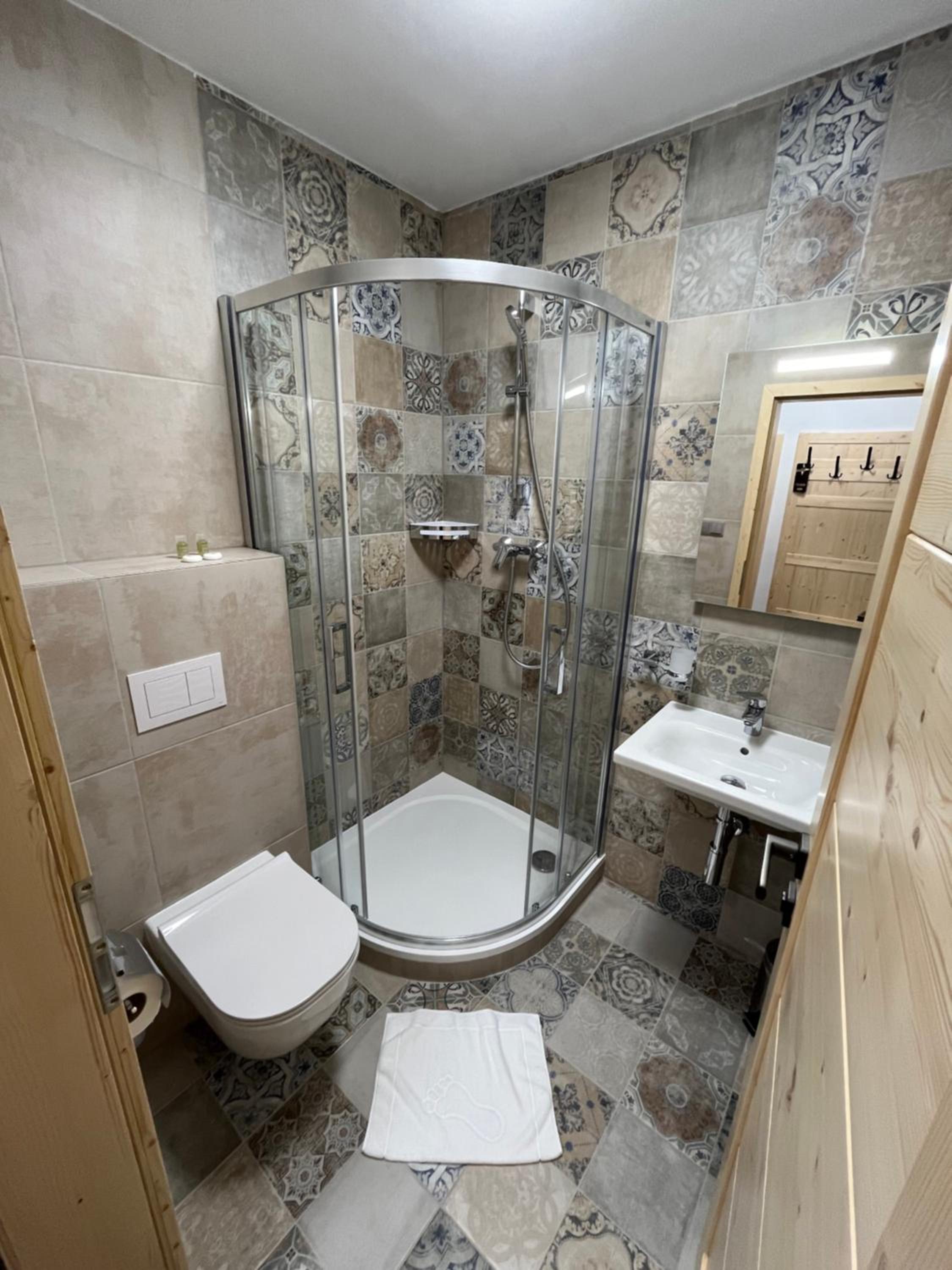 Twin Room - Photo 1