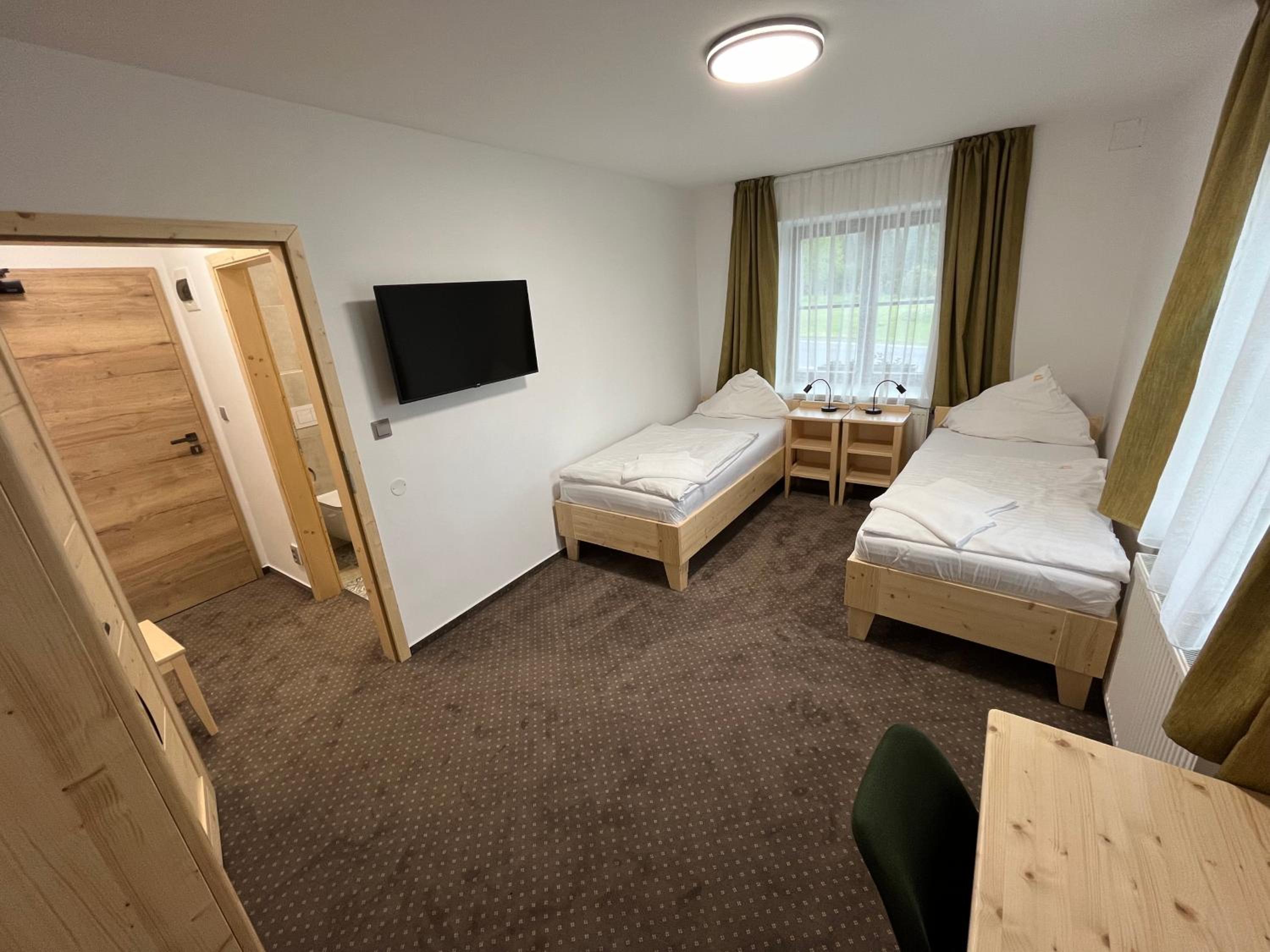 Twin Room - Photo 2