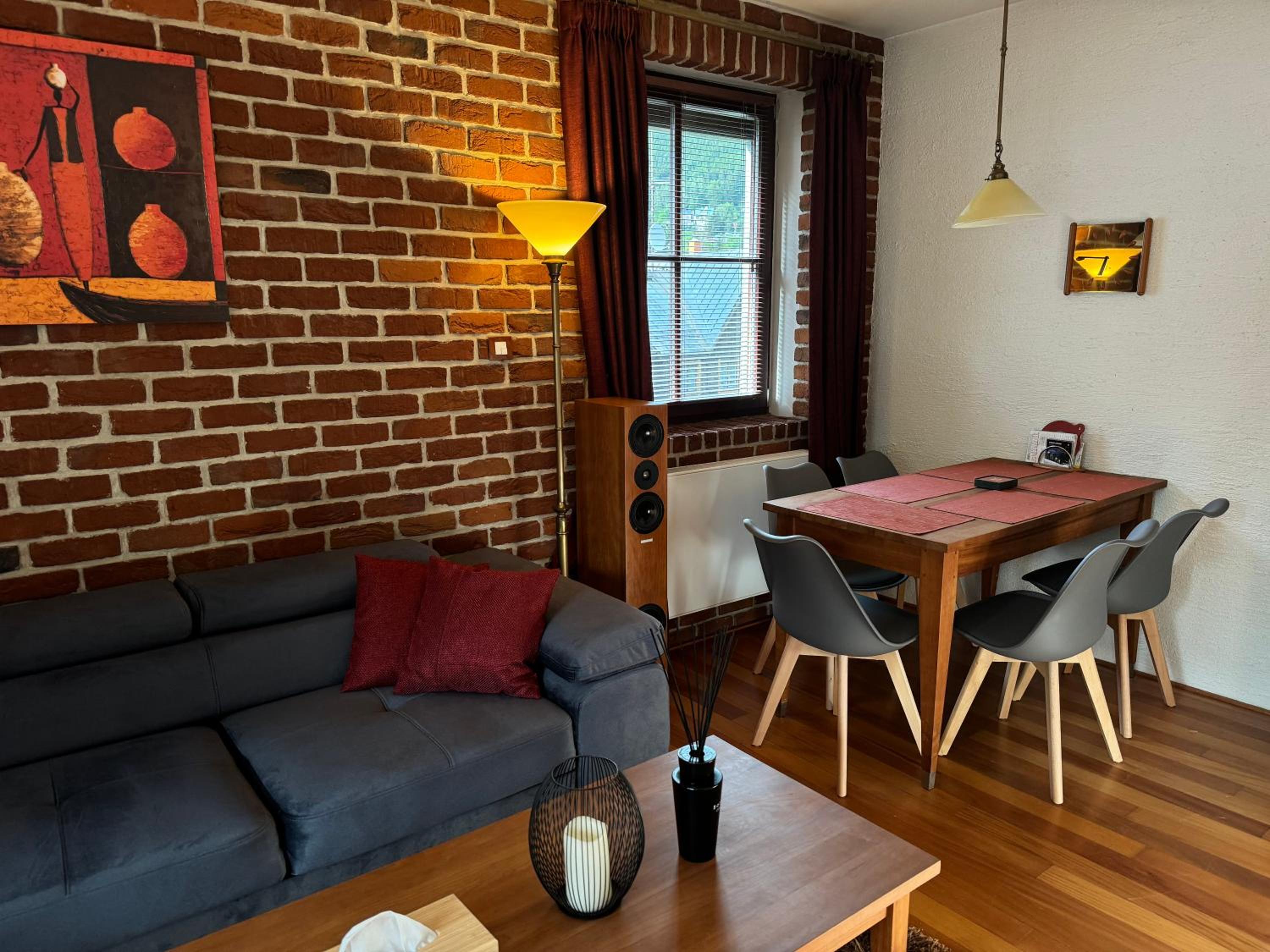 One-Bedroom Apartment photo 2