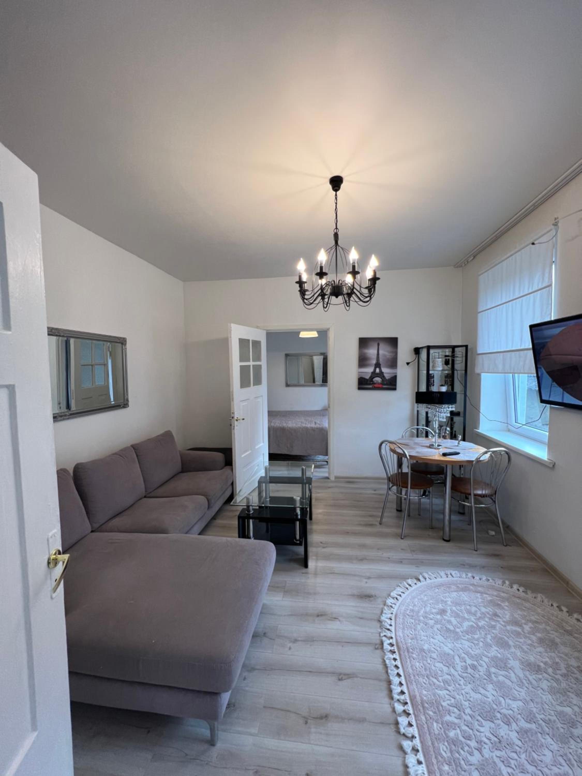 One-Bedroom Apartment photo 1