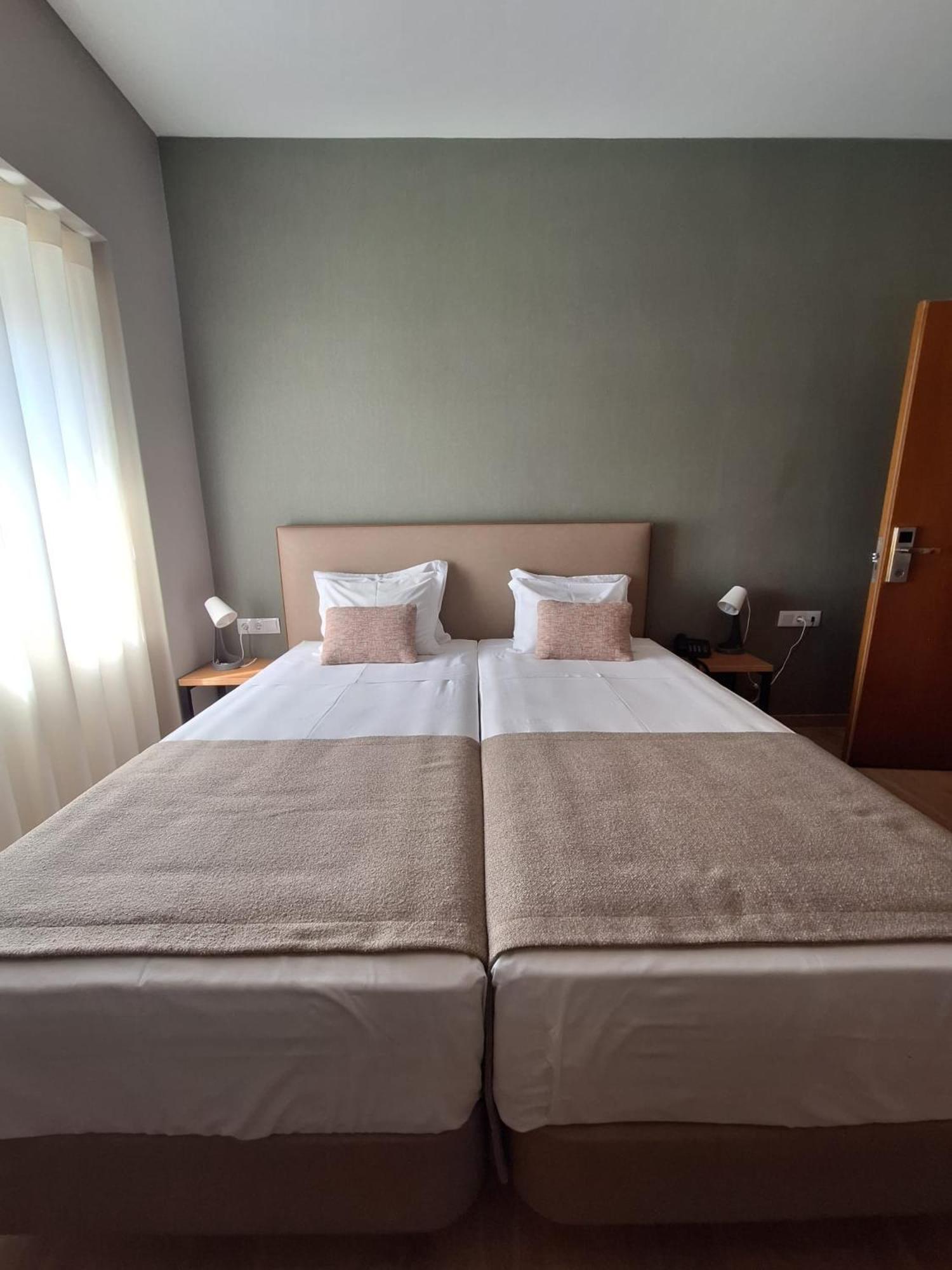 Superior Double or Twin Room - Photo 16