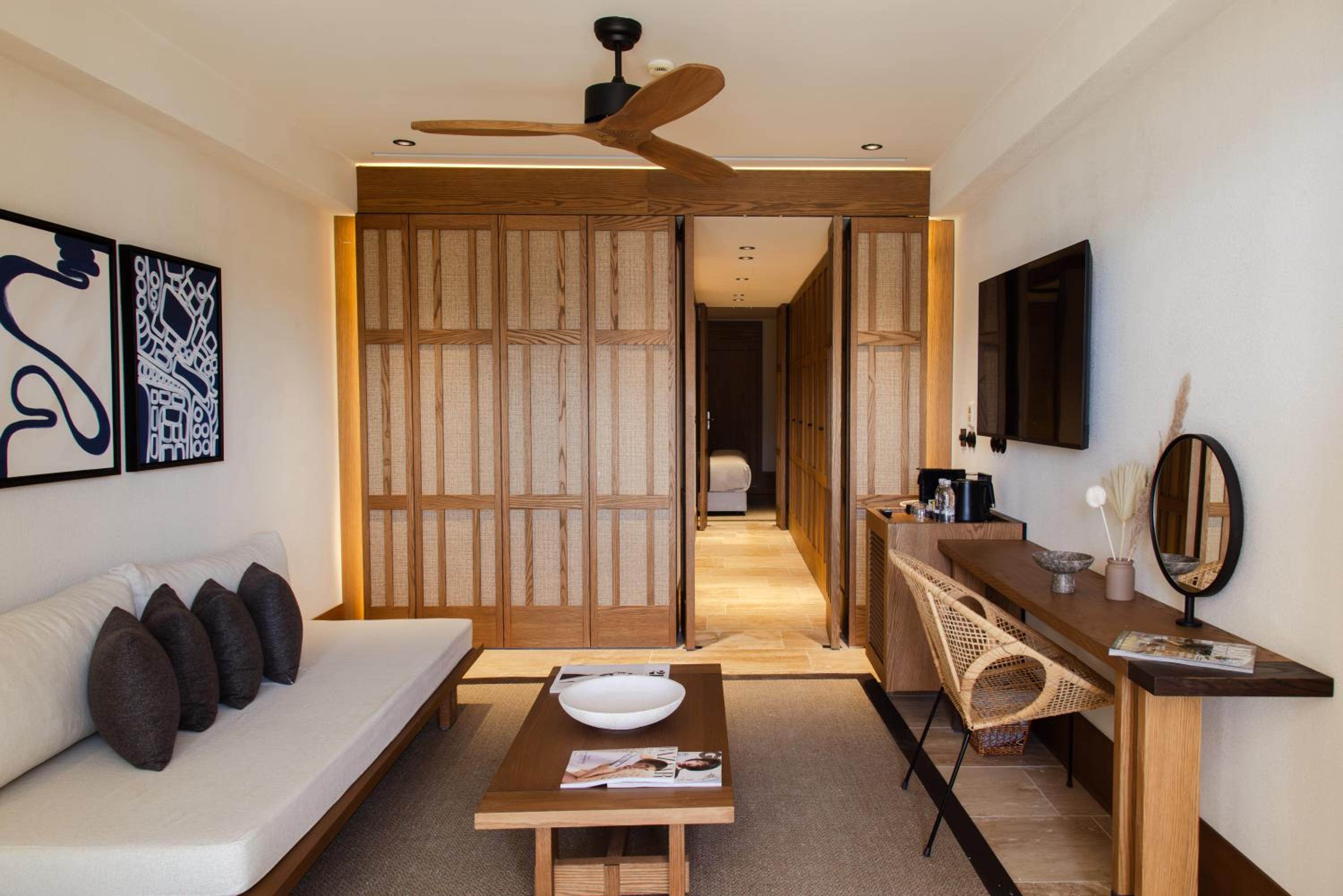 Poolside Suite photo 2