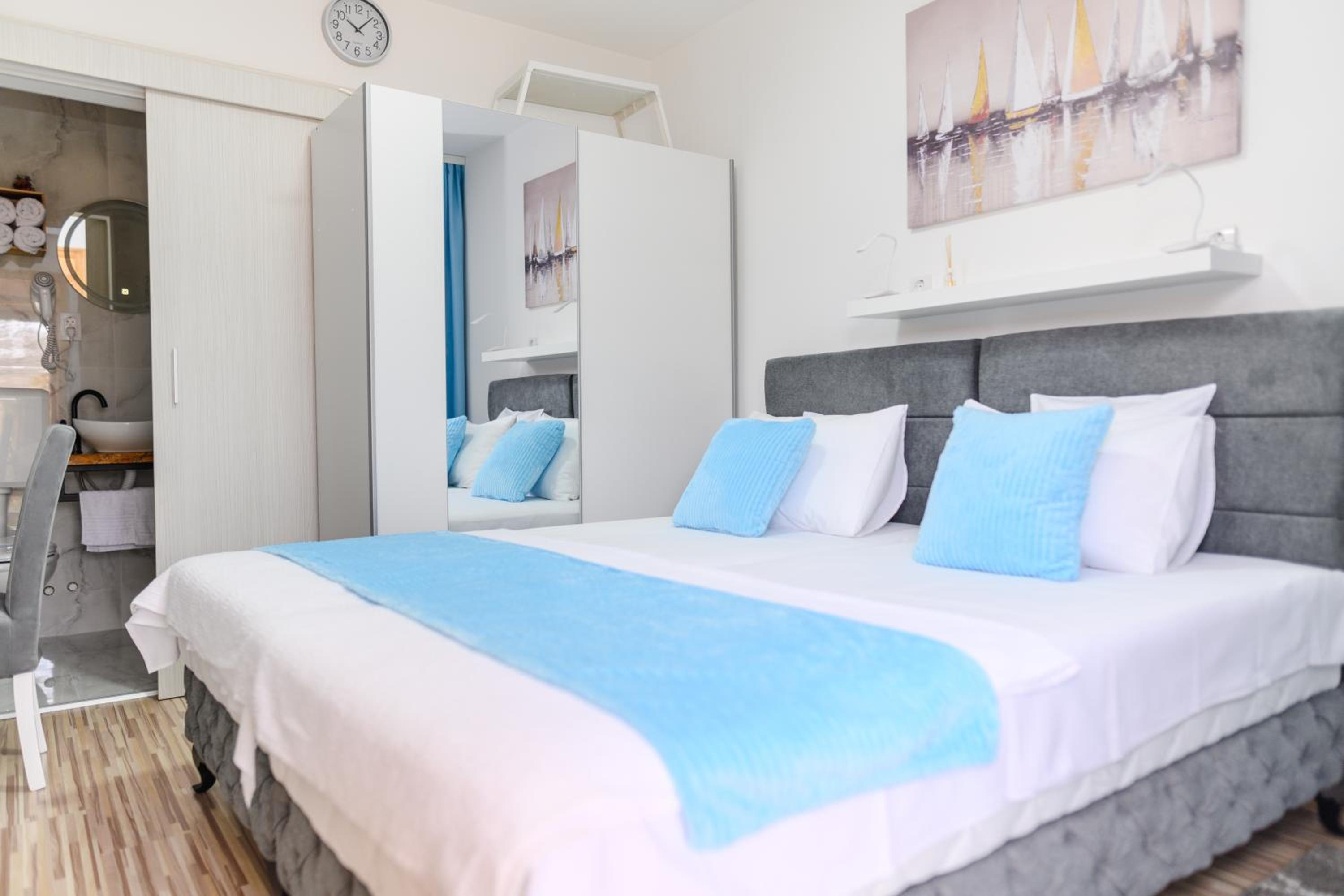 Superior Double Or Twin Room With Garden View photo 3