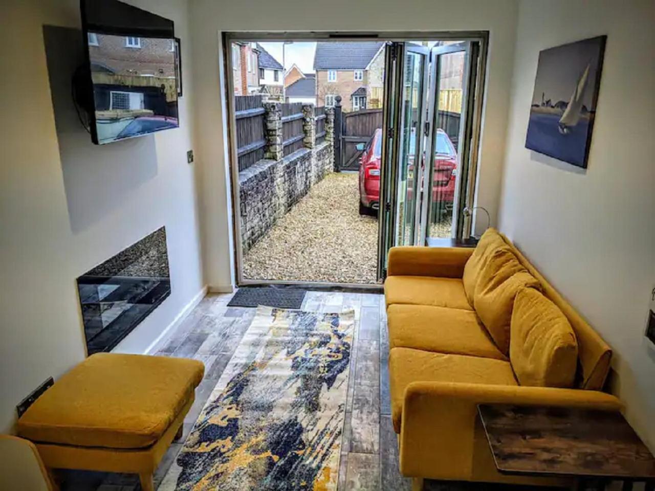 One-Bedroom Apartment - Non-Smoking