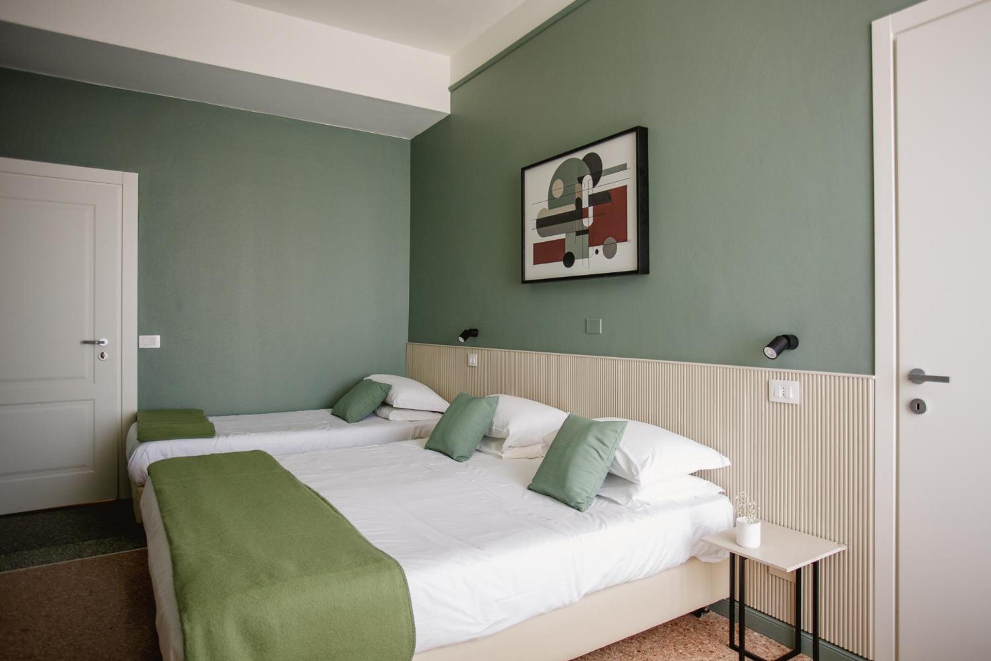Superior Triple Room photo 3