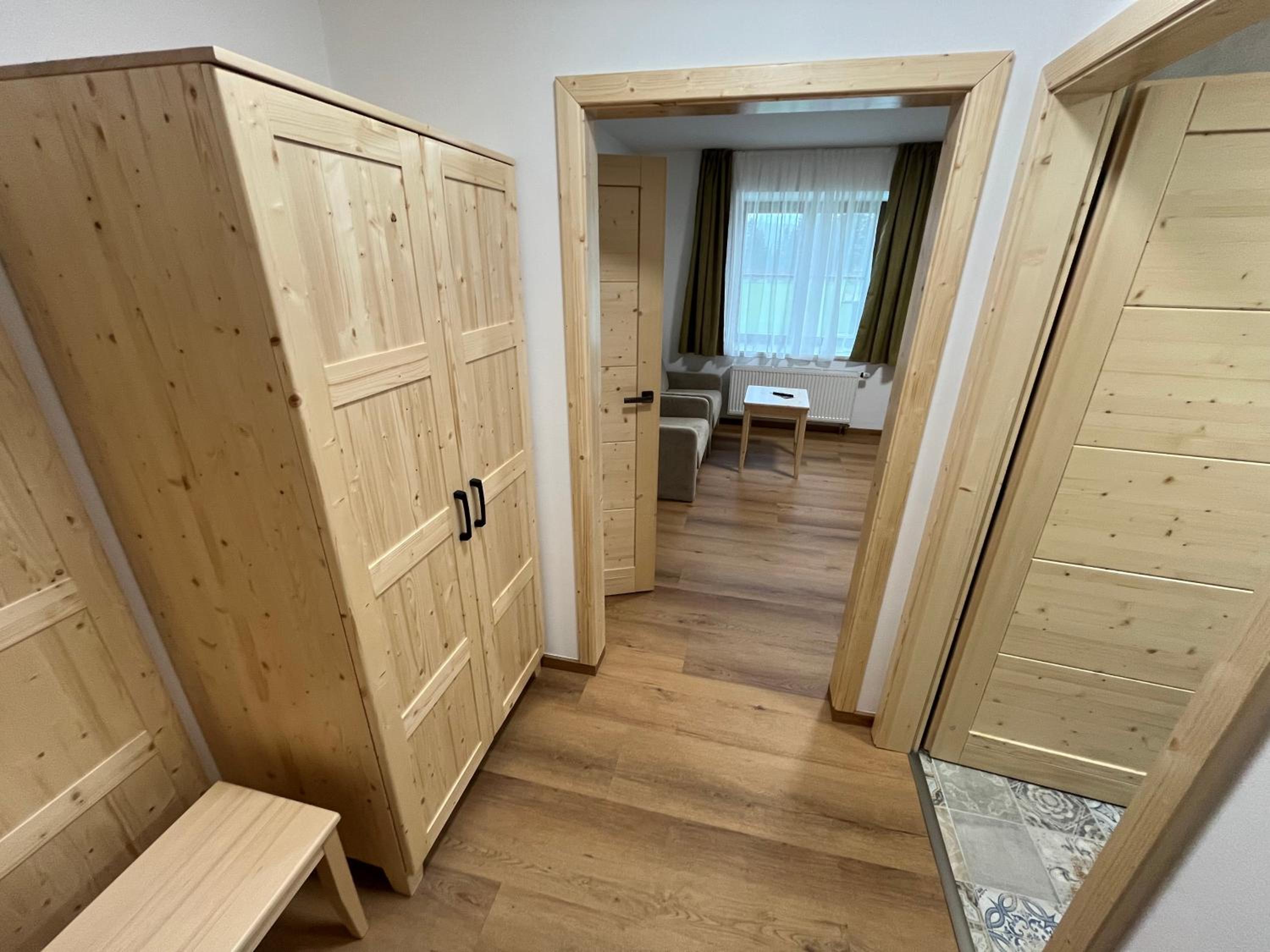 One-Bedroom Apartment - Photo 3