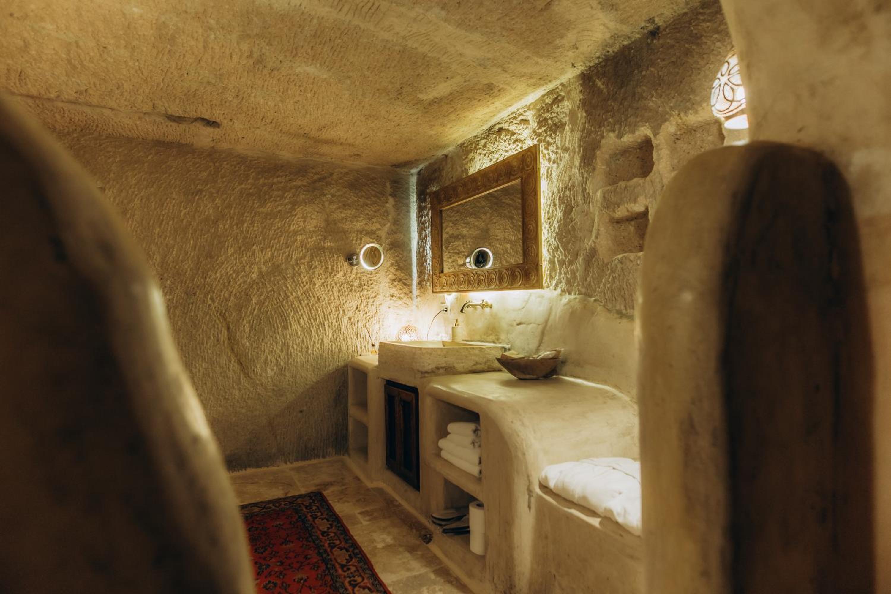 King Suite - Photo 13