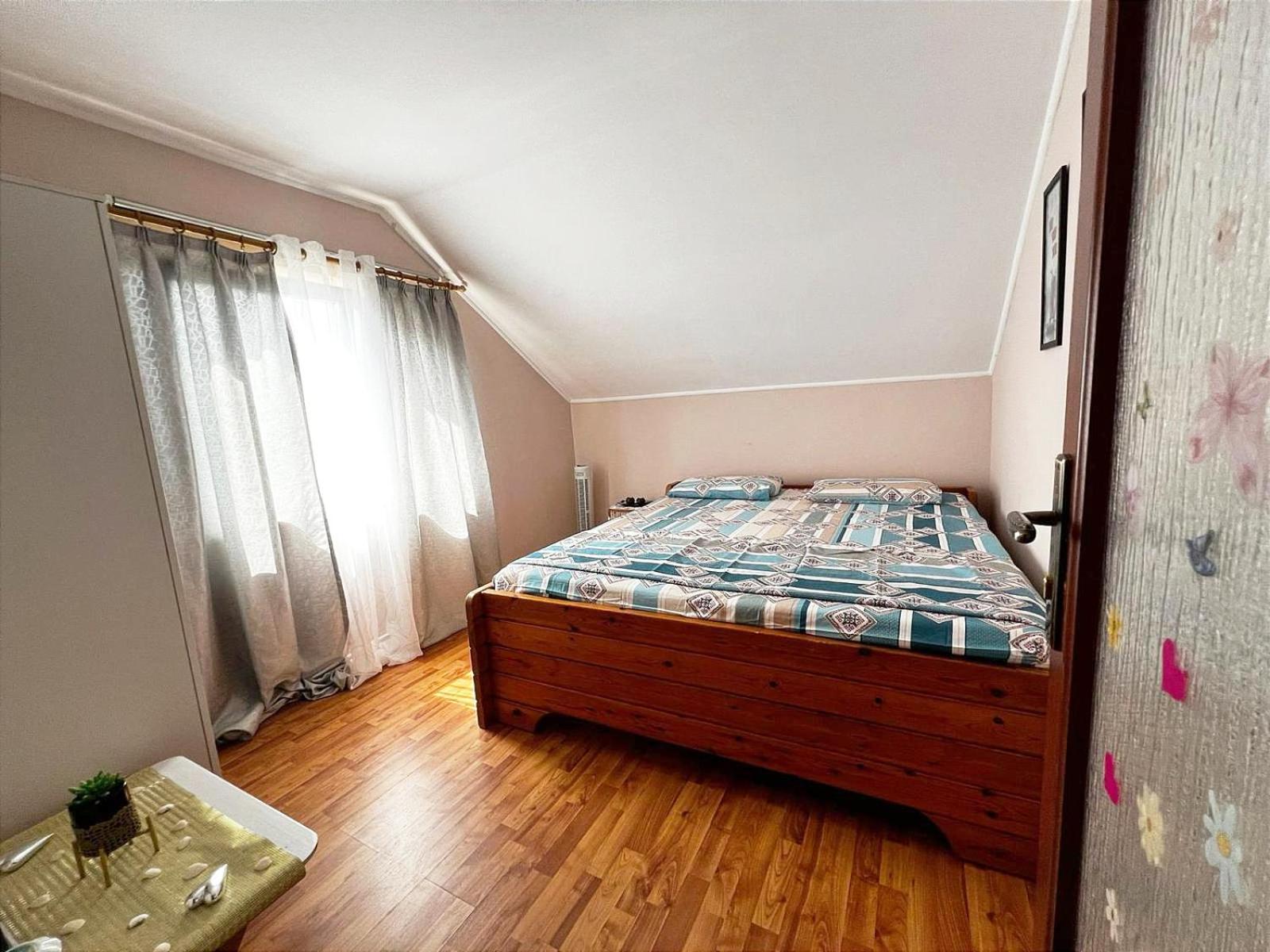 Double Room - Photo 1
