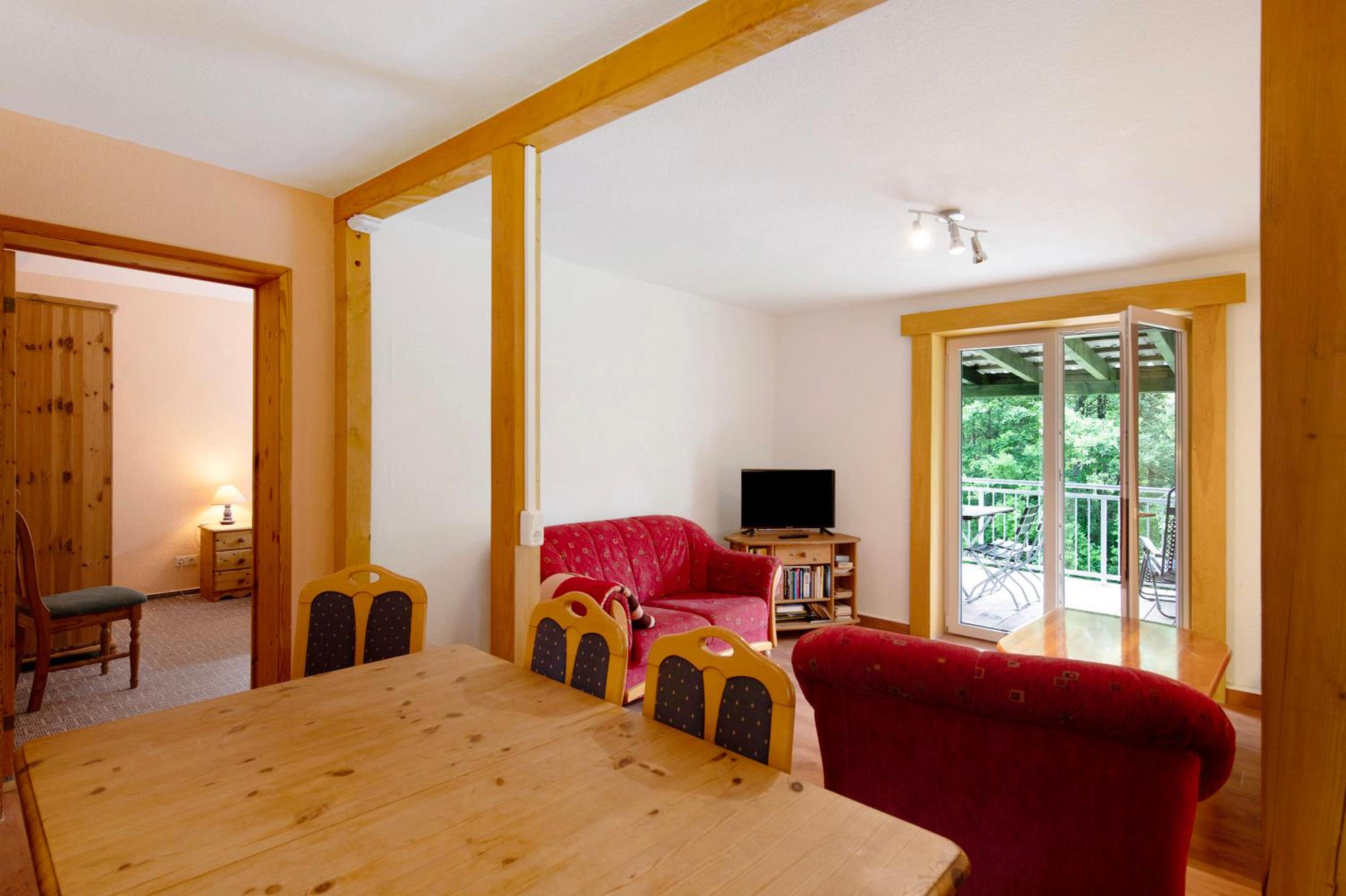 Two-Bedroom Deluxe Apartment with Garden View photo 2