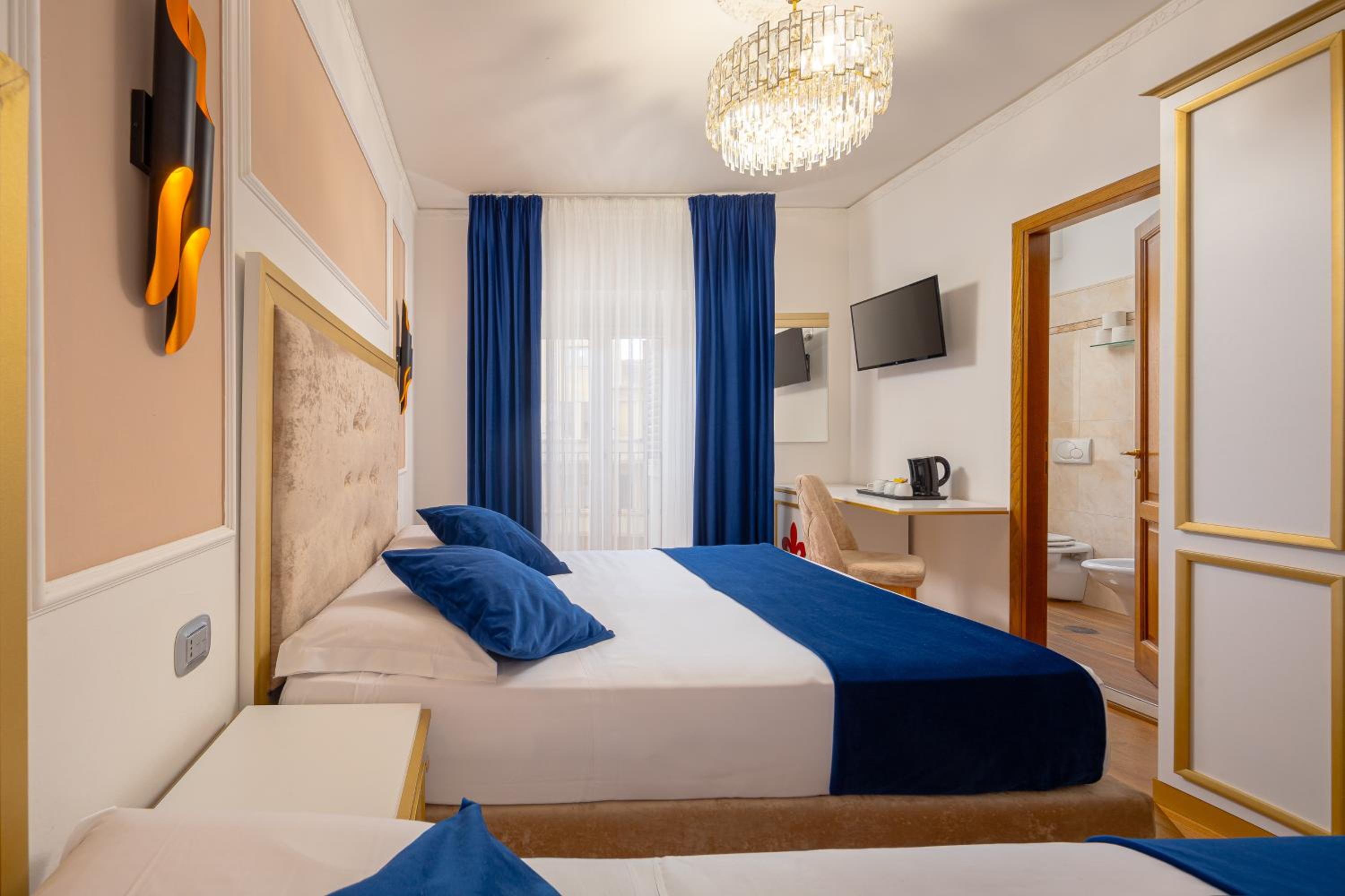 Double or Twin Room thumbnail 6