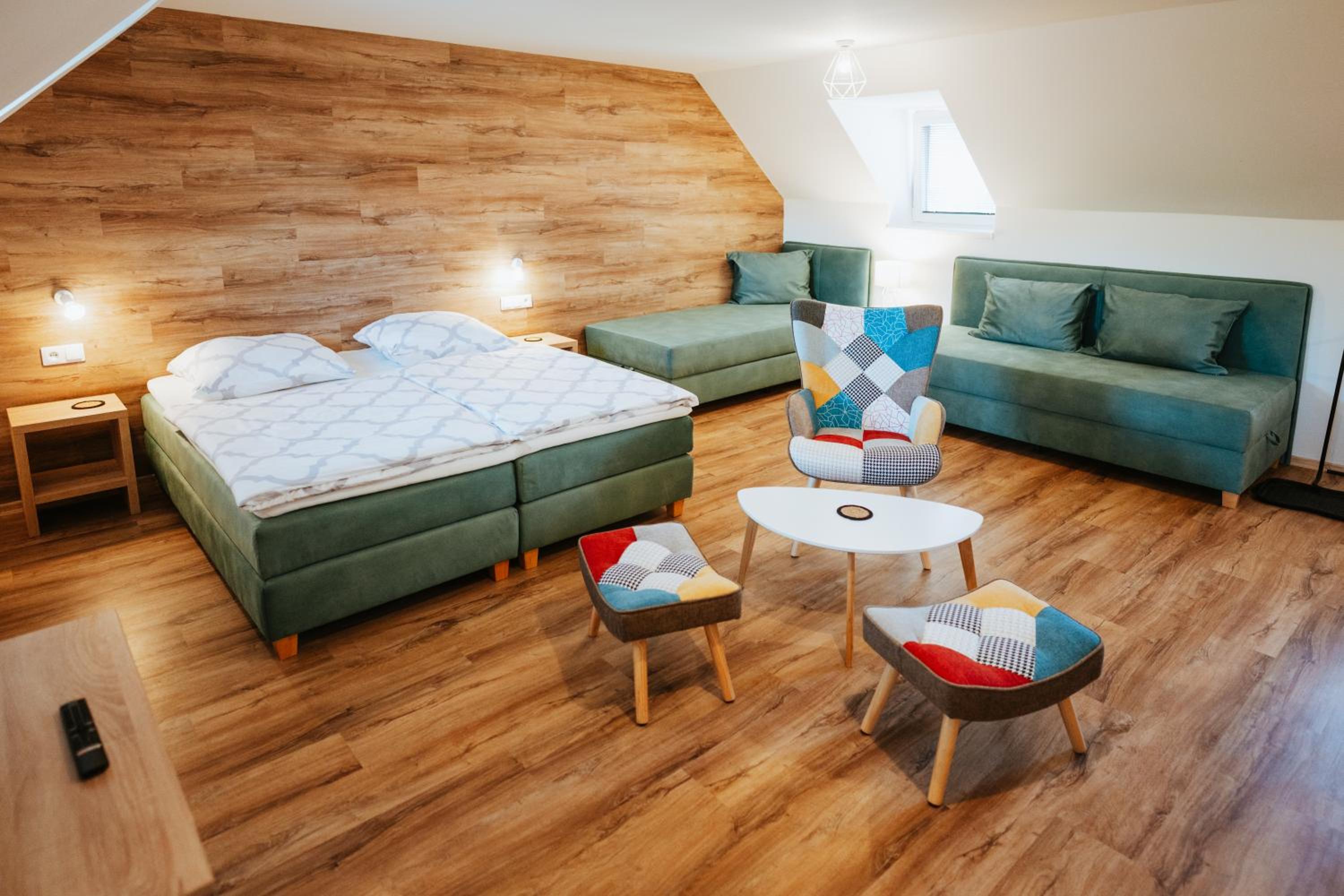 Deluxe Family Room photo 1