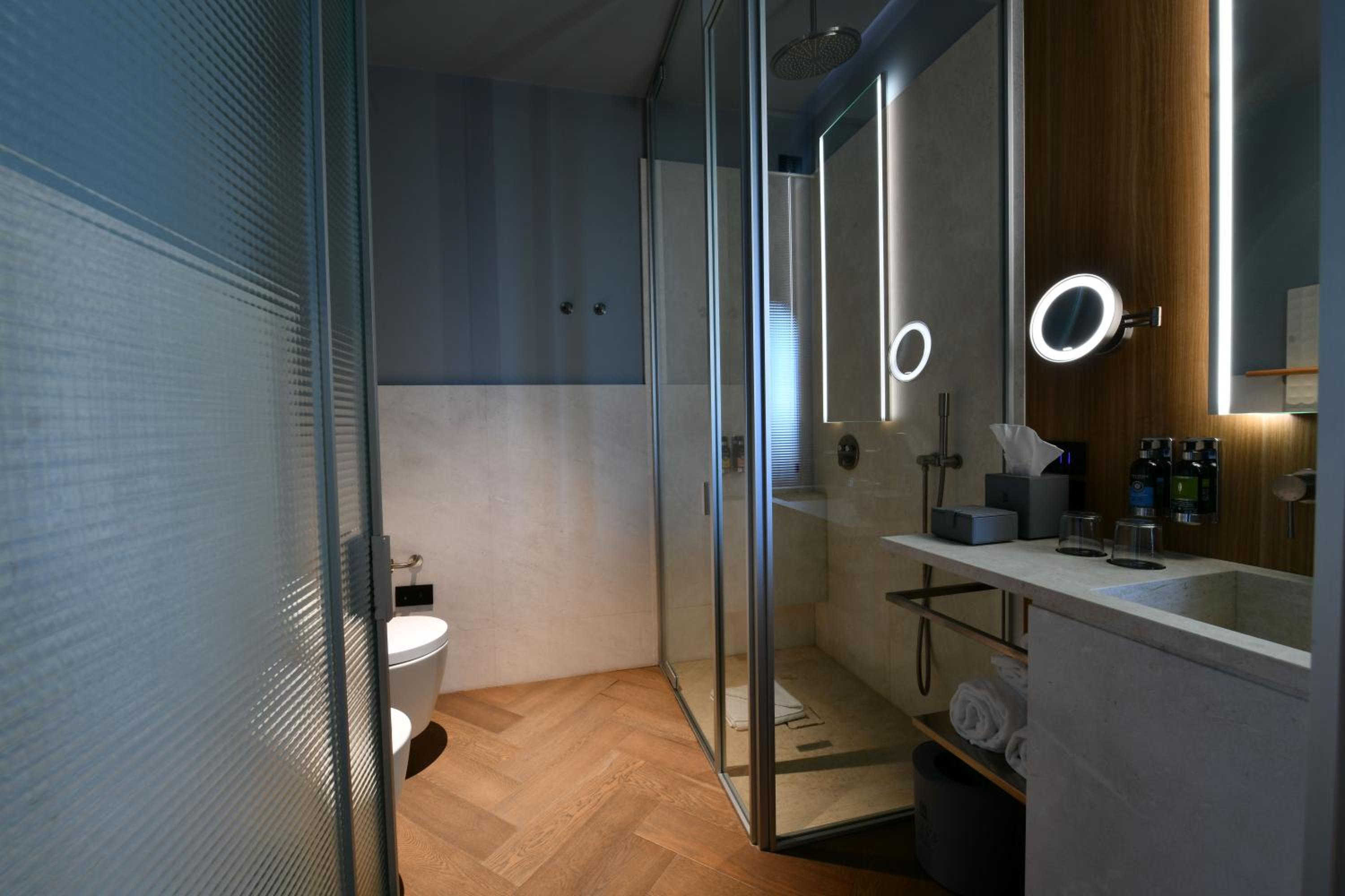 Superior Room with Bay View - Photo 6