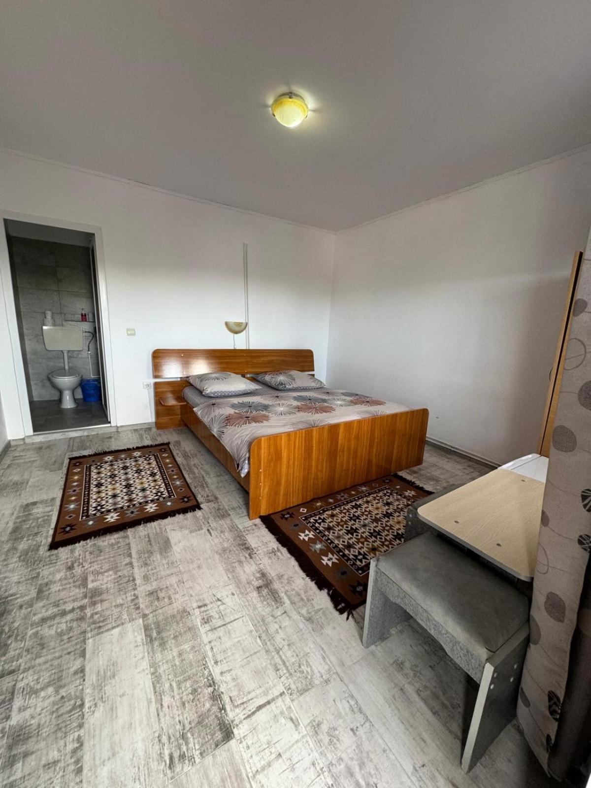 Double Room with Private Bathroom photo 2