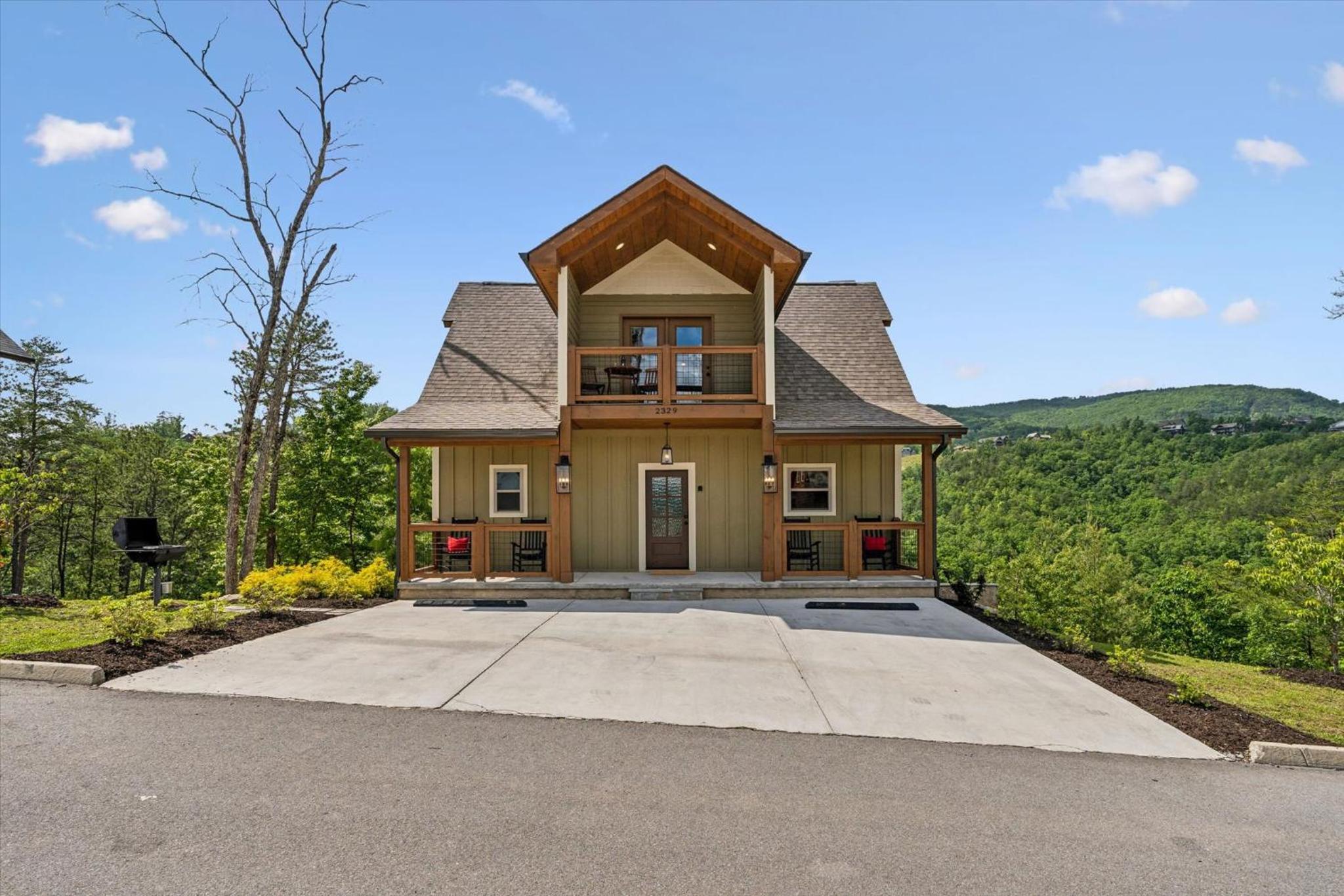 Three-Bedroom House photo 2