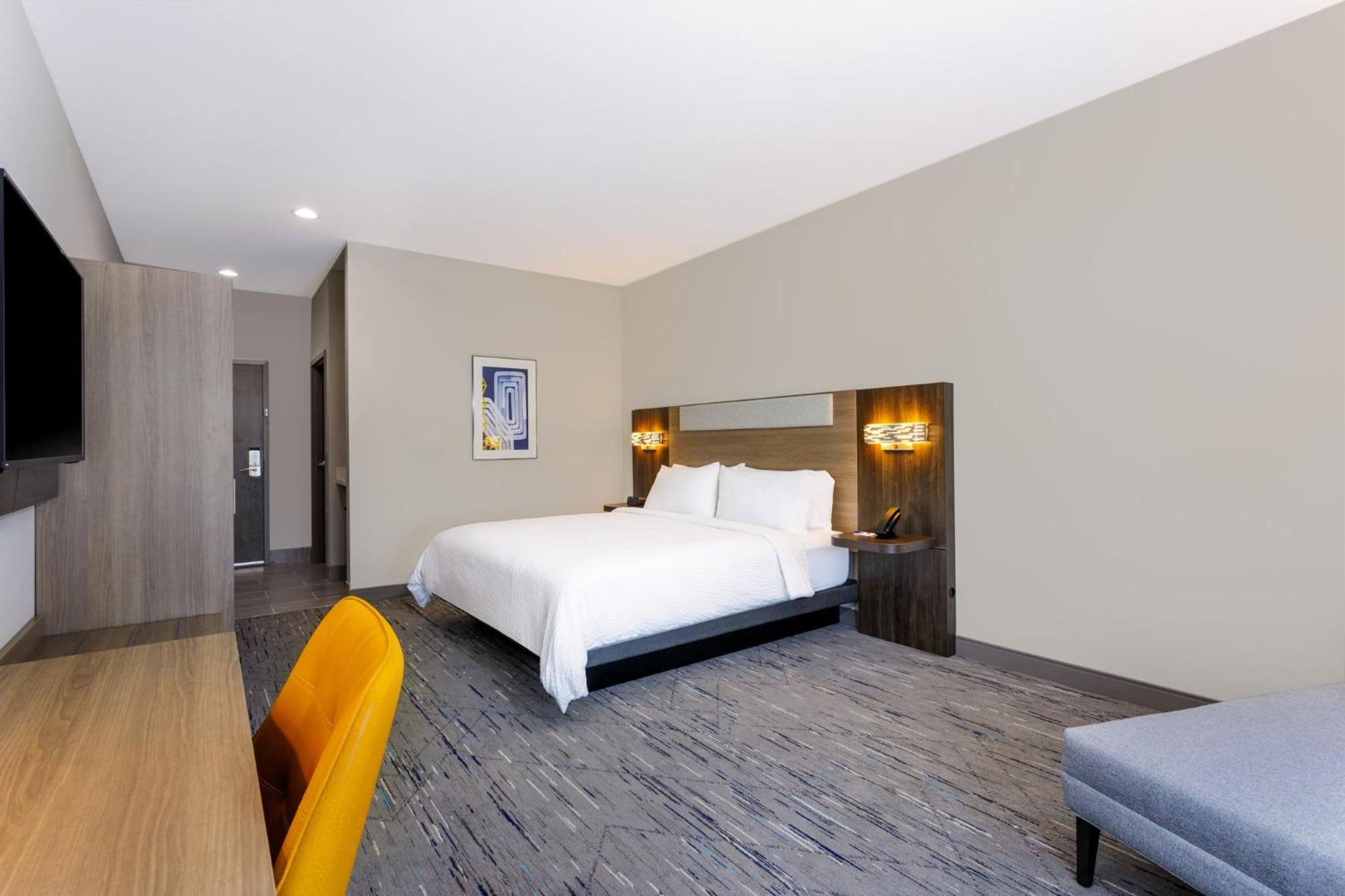 Standard King Room photo 3