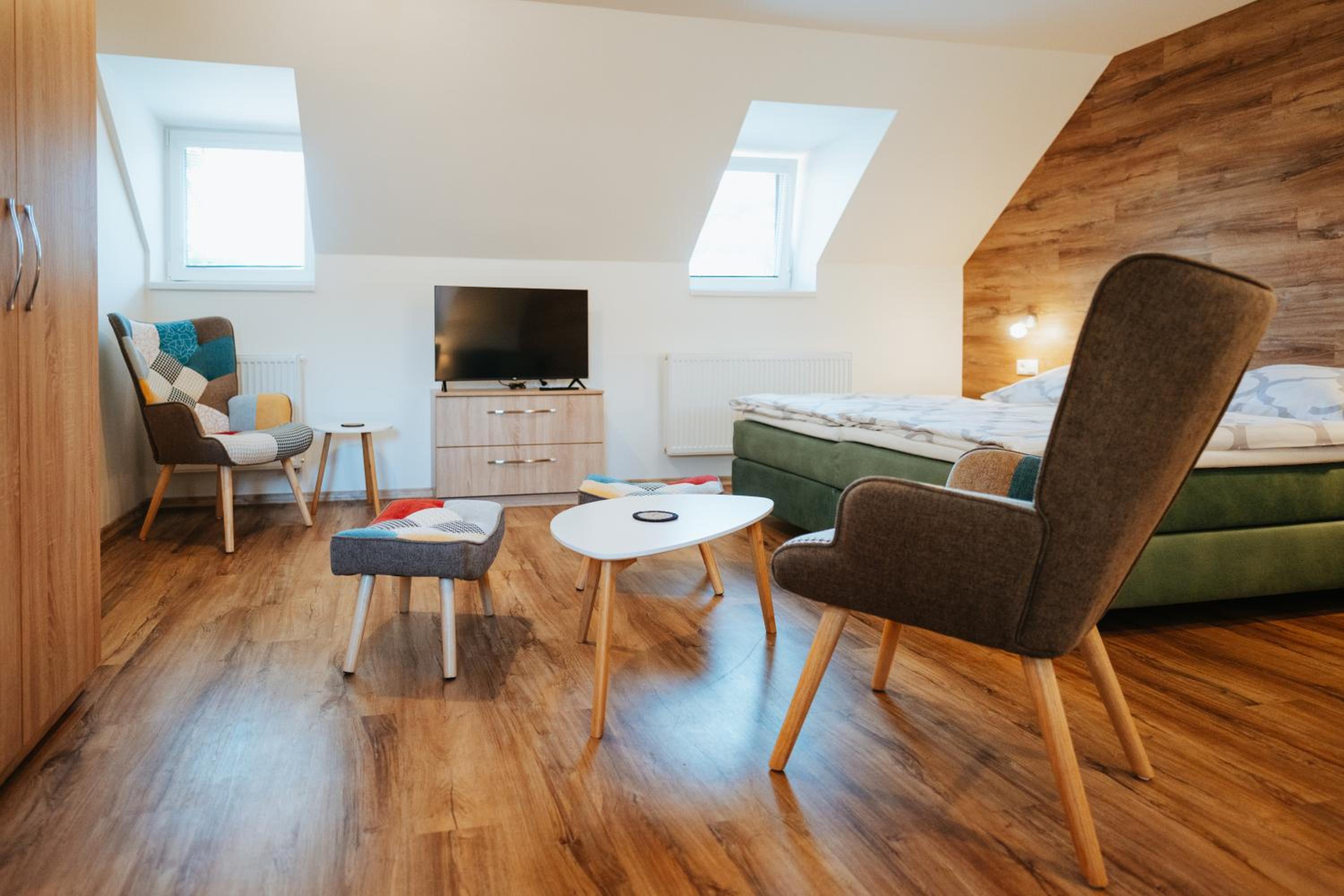 Deluxe Family Room photo 3