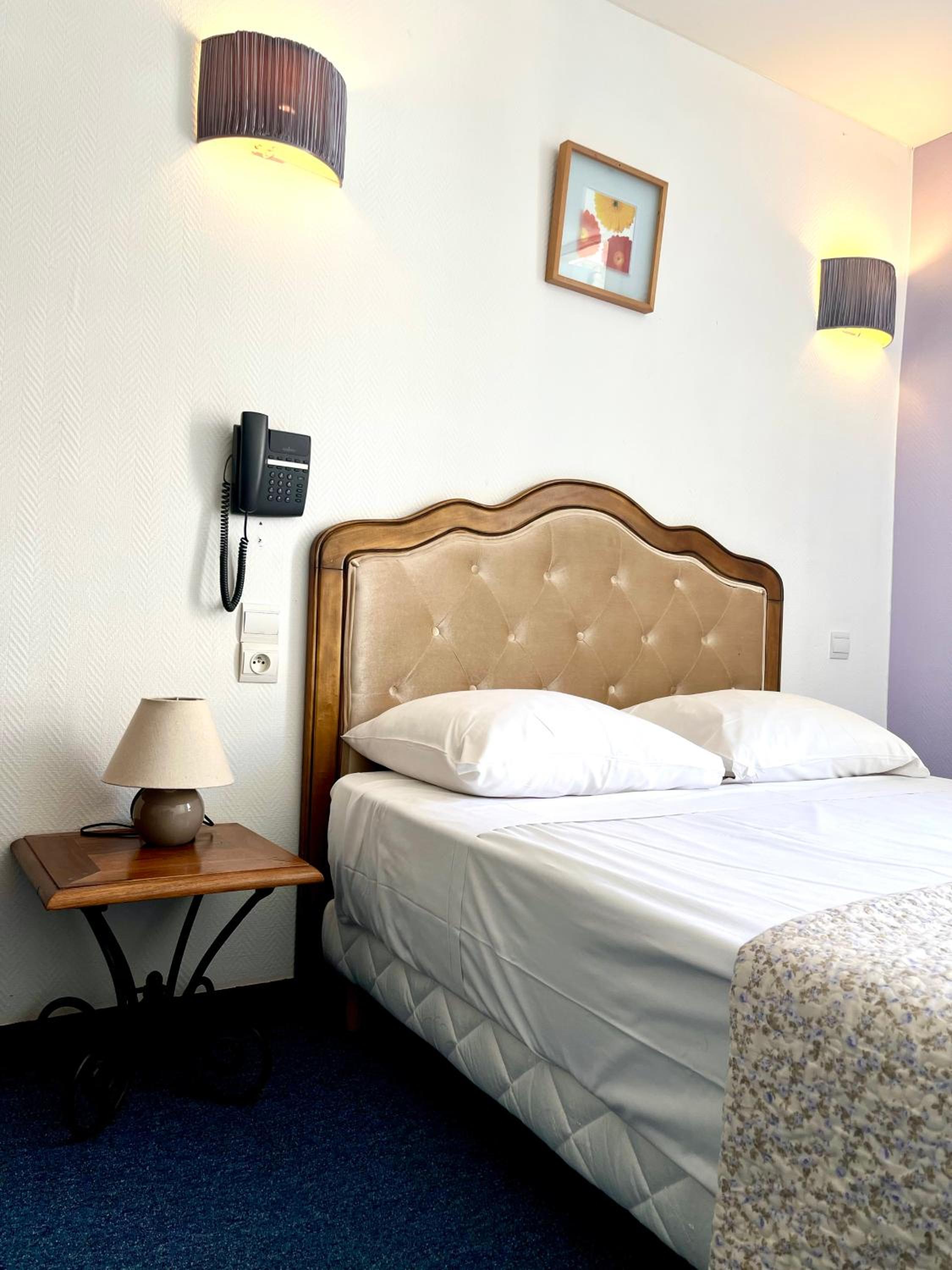 Double Room - Photo 5