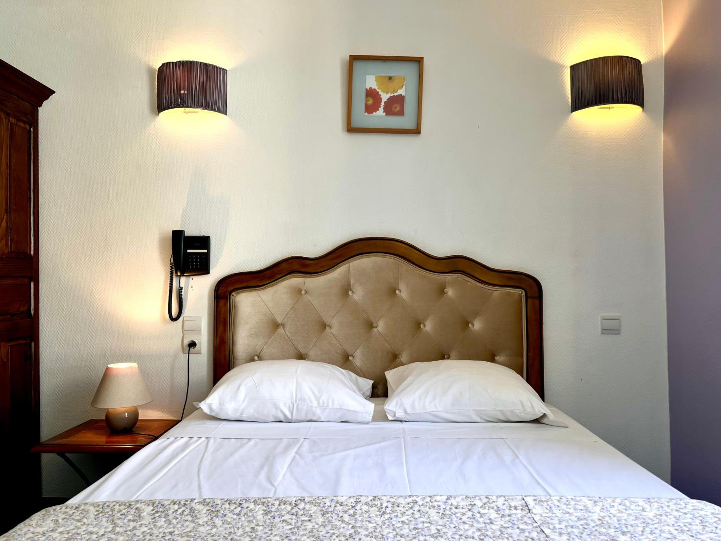 Double Room - Photo 6