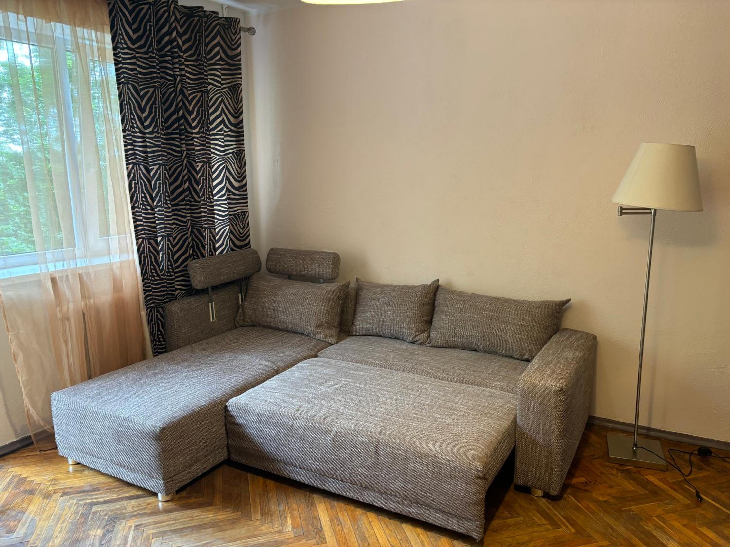 One-Bedroom Apartment photo 3