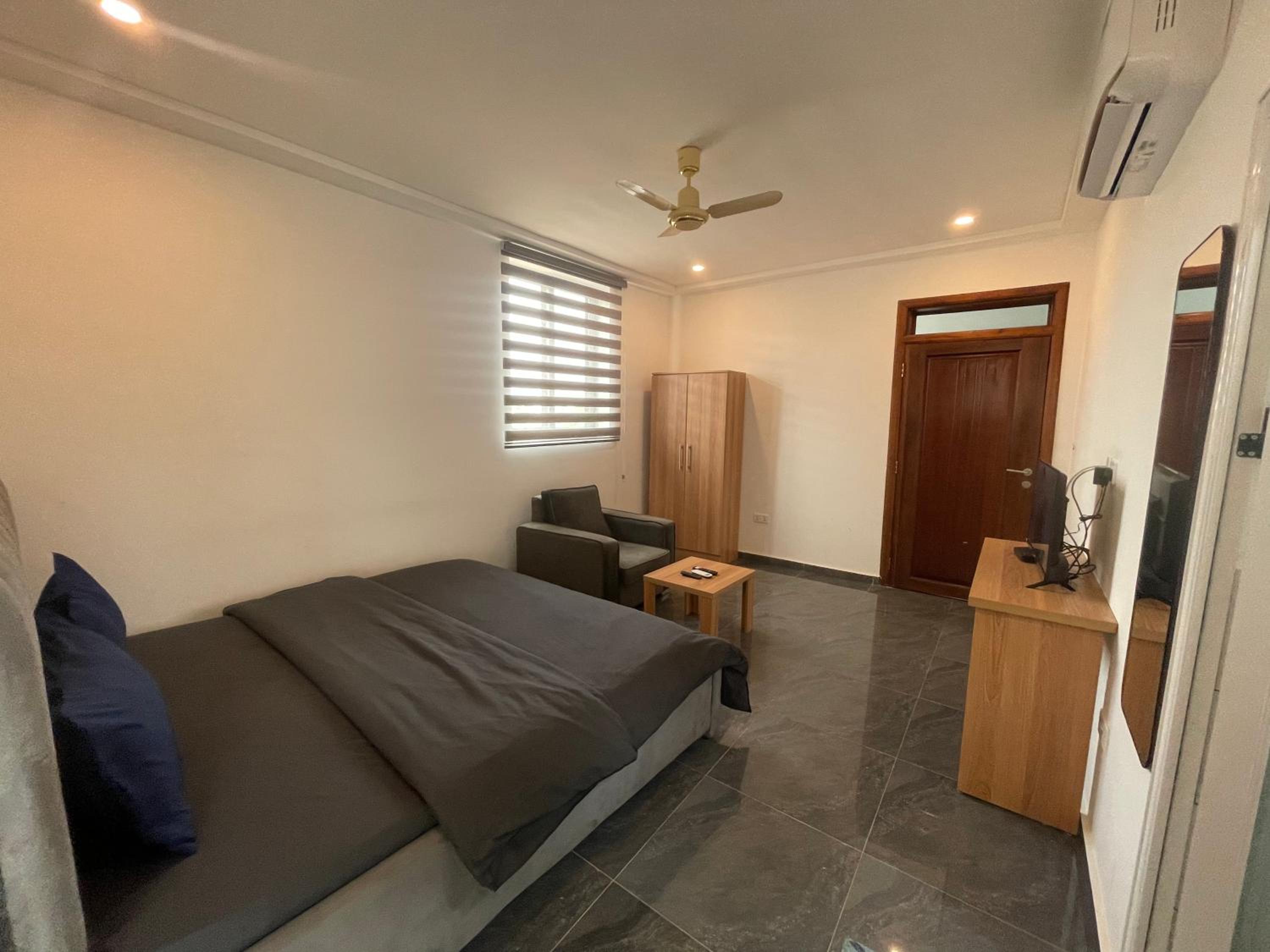 Studio Apartment photo 1