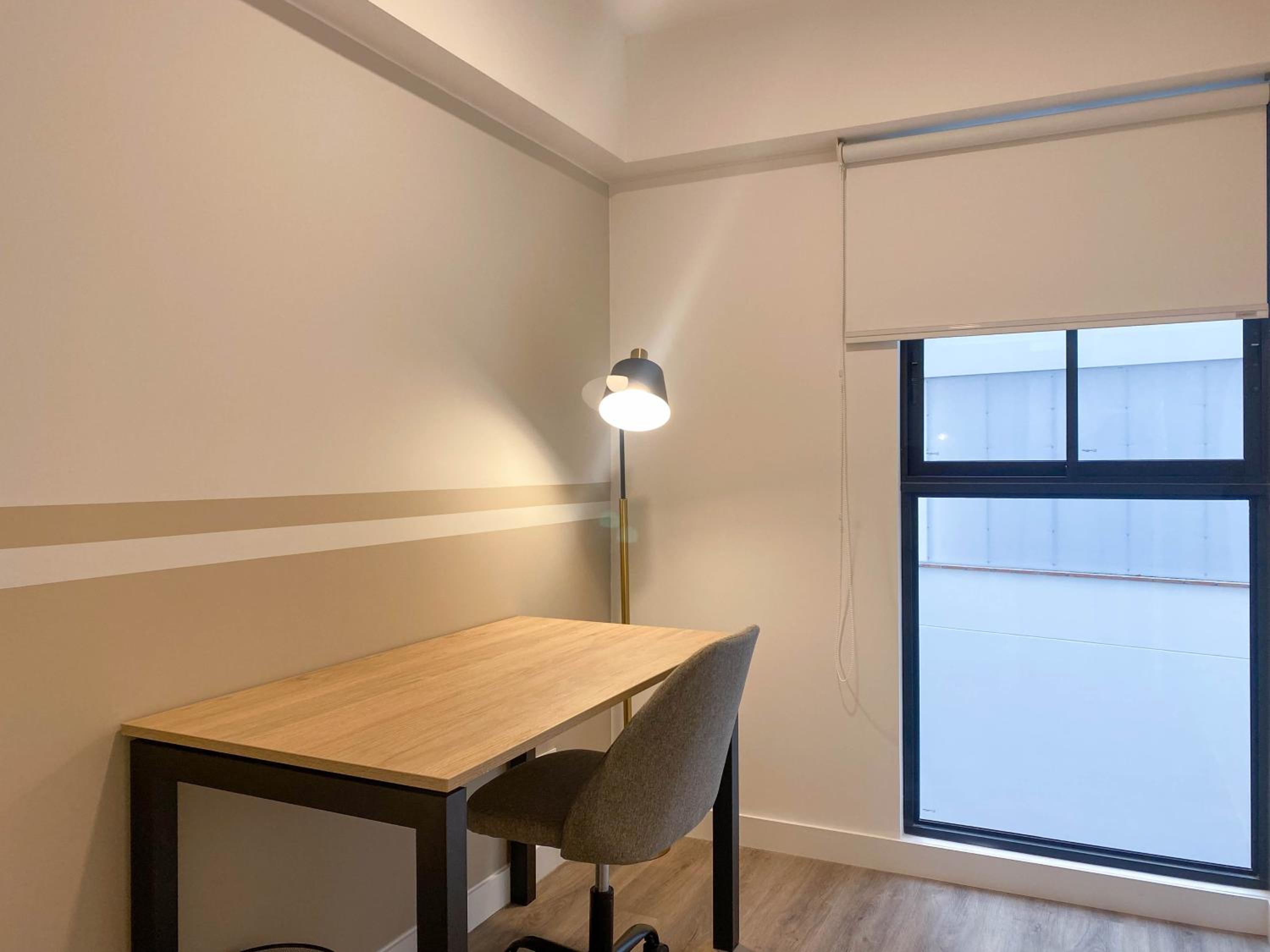 Deluxe One-Bedroom Apartment photo 3