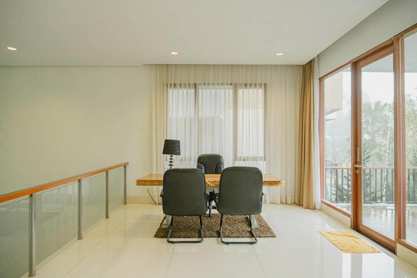 Villa - Photo 3