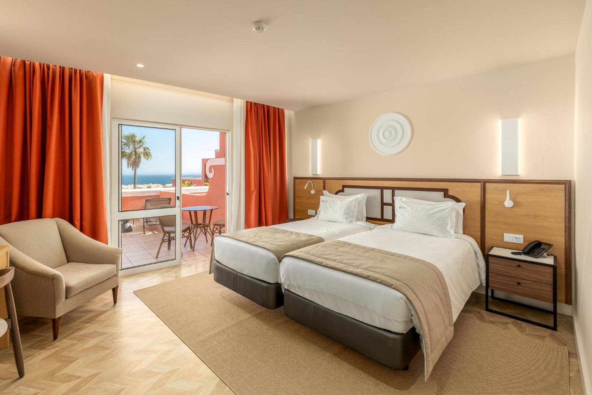Oceanfront Twin Room - Photo 1