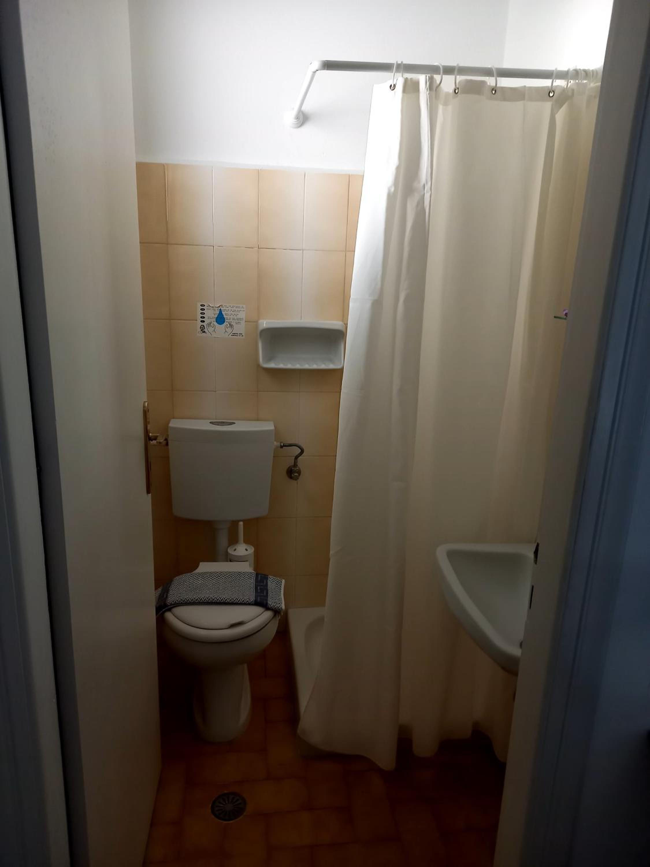 Economy Double or Twin Room photo 2