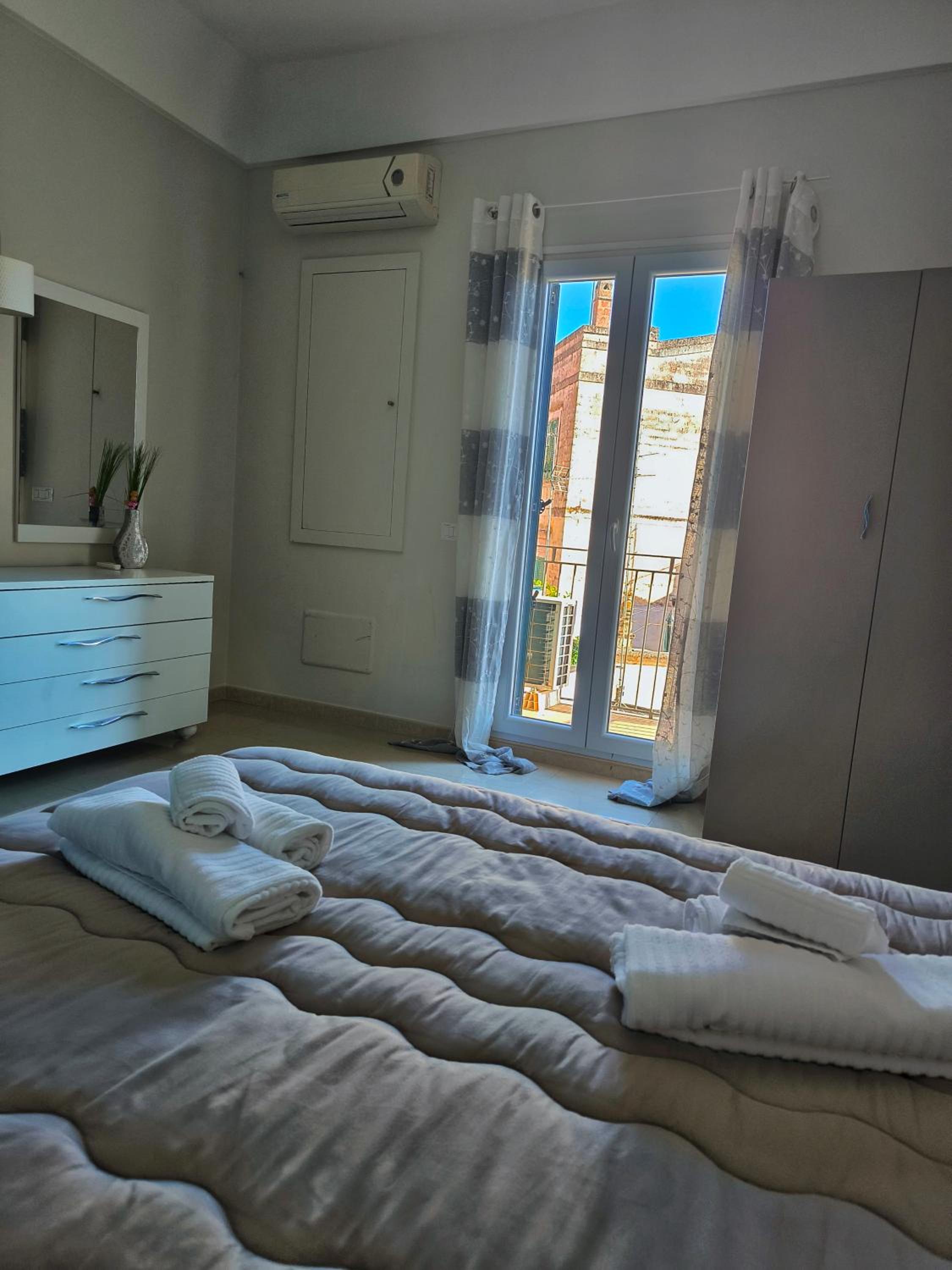 Apartment with Balcony photo 3