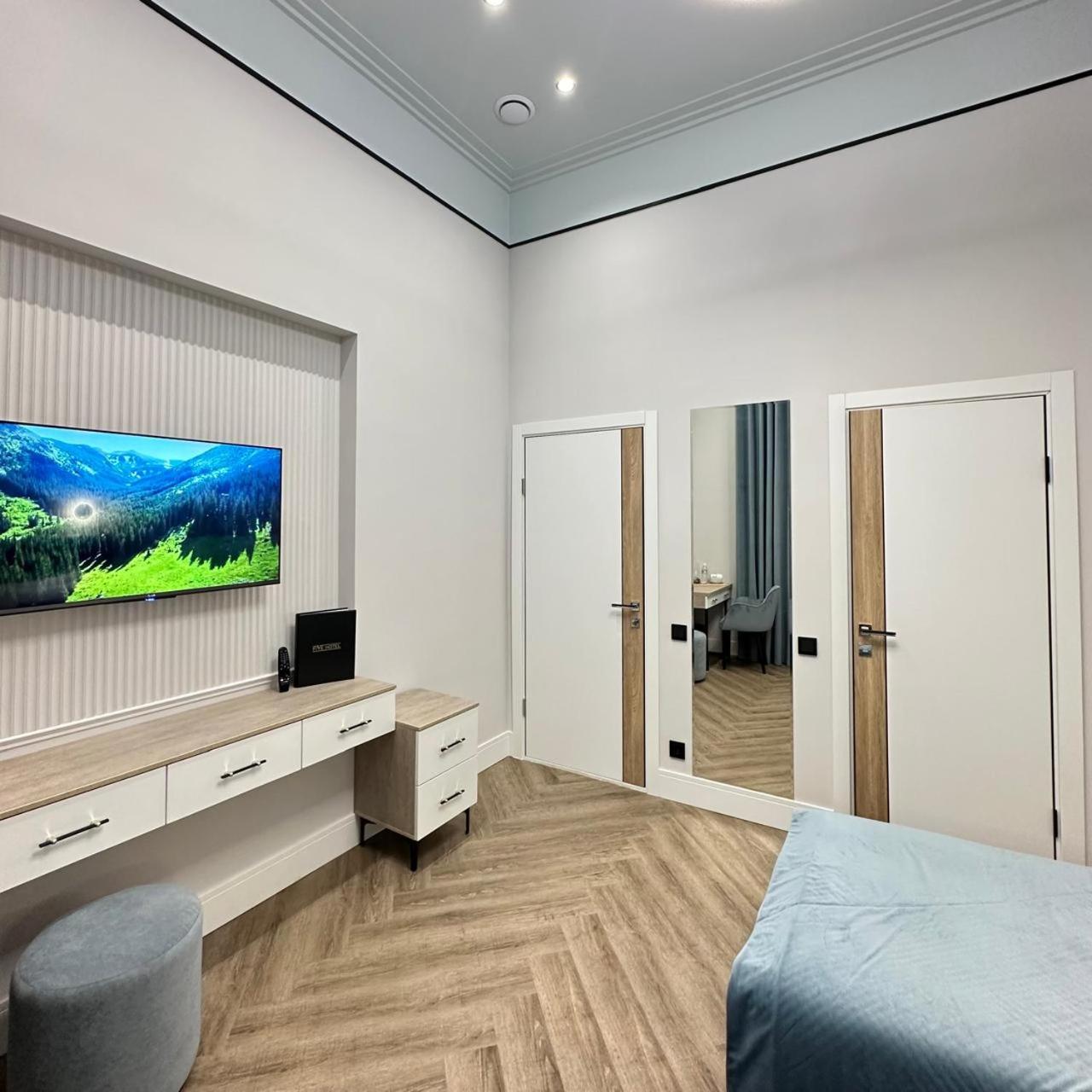 Superior Family Room