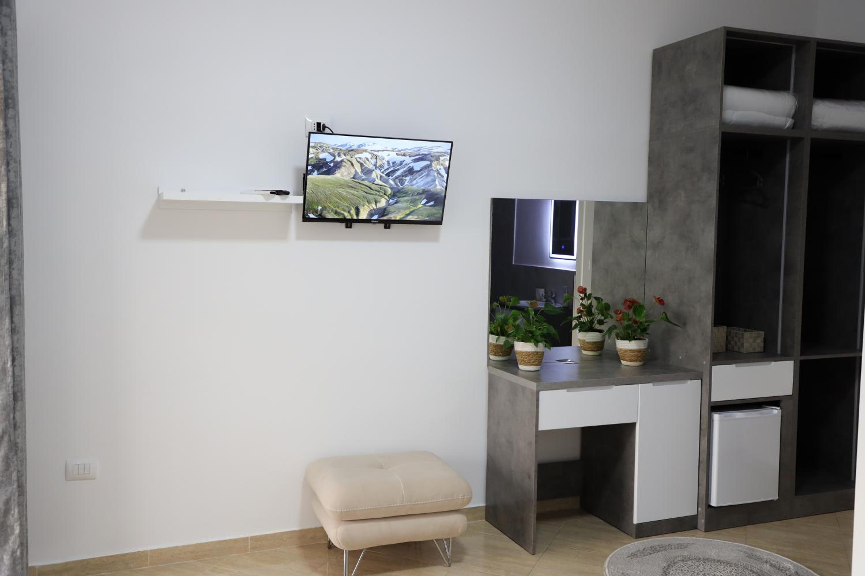 Budget Double Room photo 3