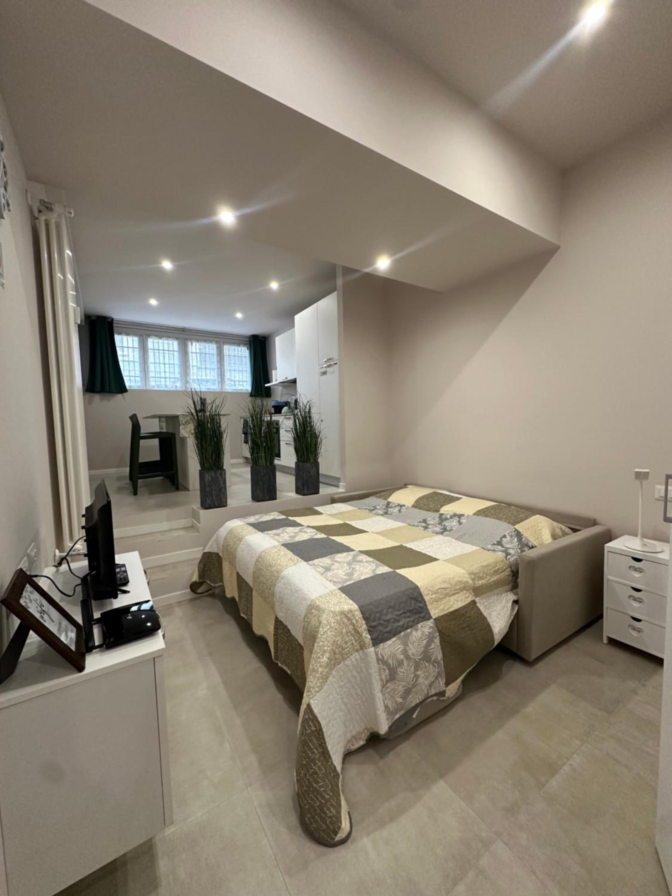 One-Bedroom Apartment